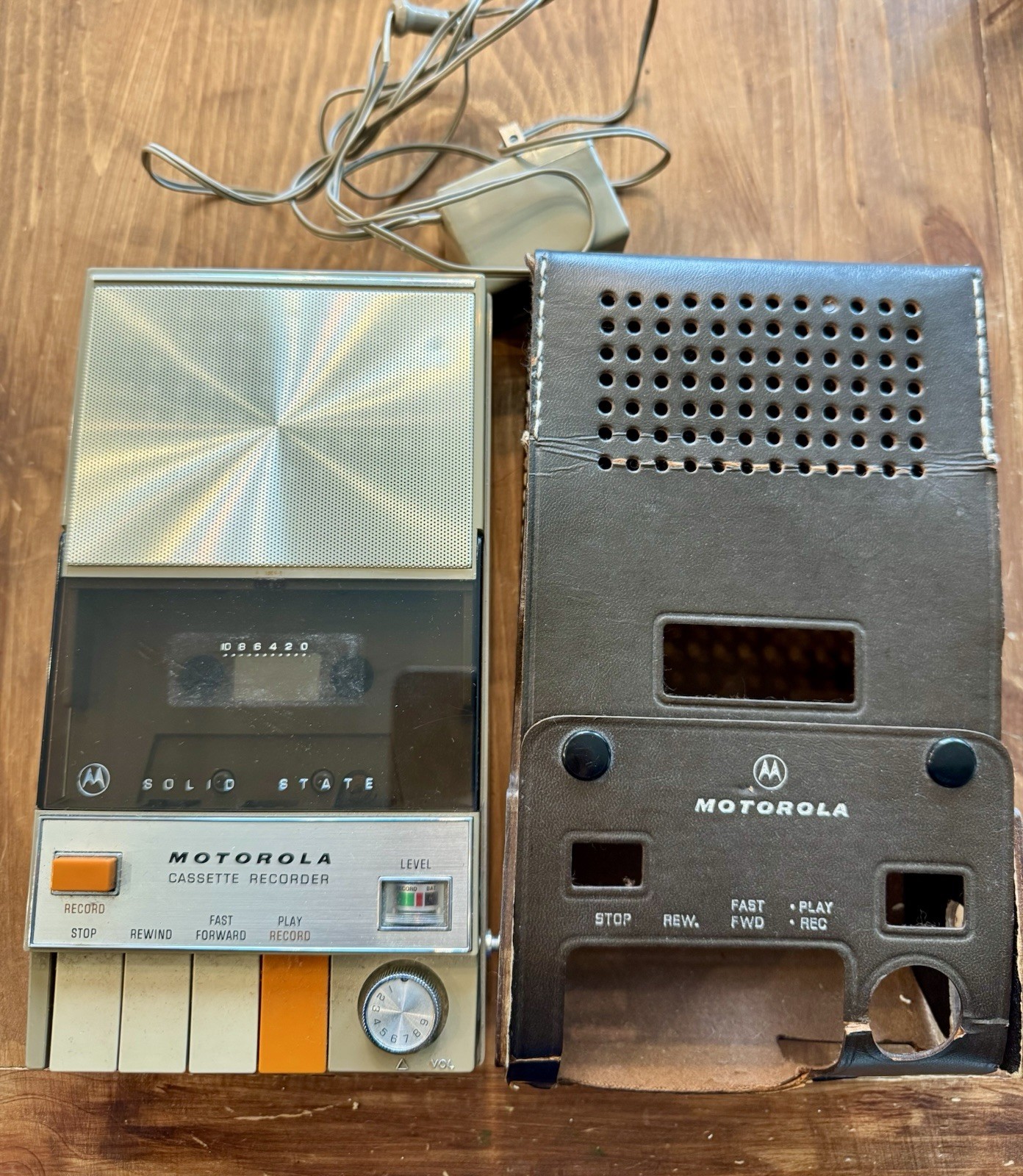 3L Vintage 1975 Motorola CP-30FN Vintage Cassette Recorder Solid State 7.5 Volt