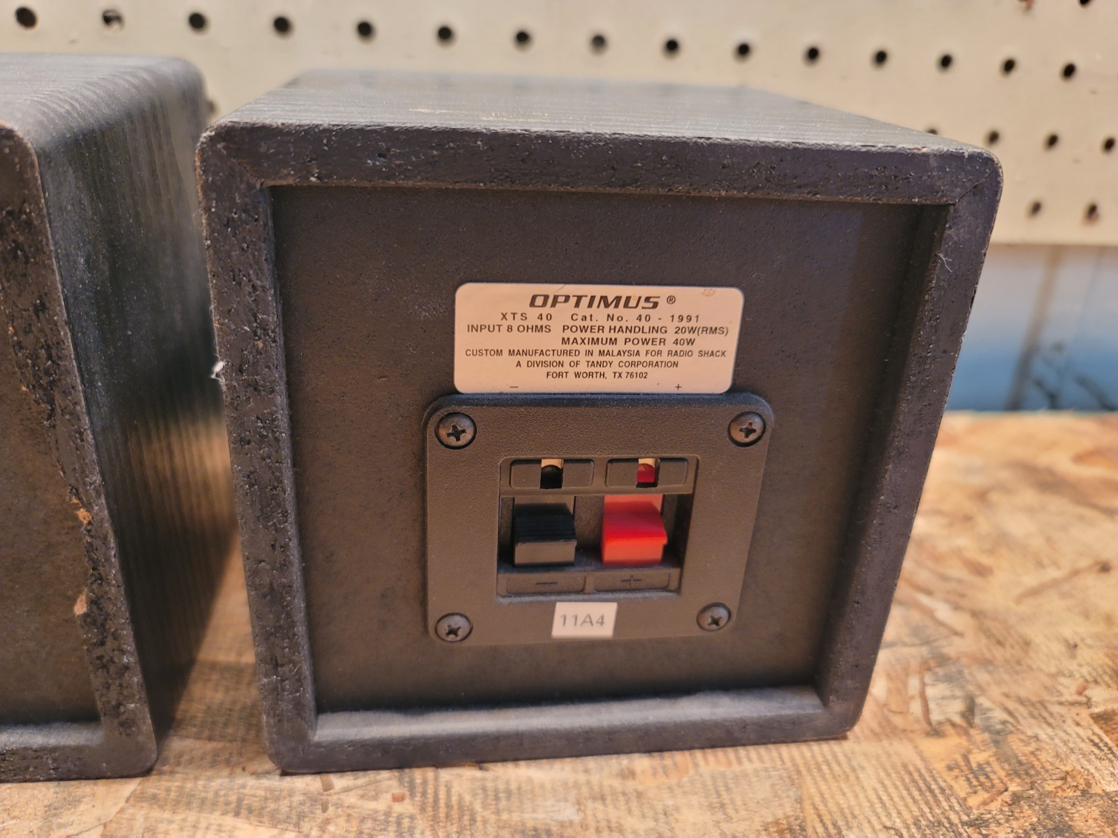 Optimus XTS 40 Speakers Cat. No. 40-1991 – Tested and Working Pair See Photos