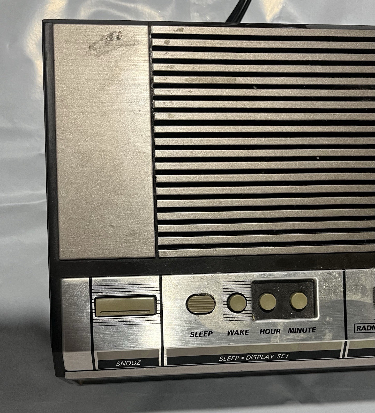General Electric GE 7-4646A Digital AM/FM Radio Alarm Clock Wood Grain