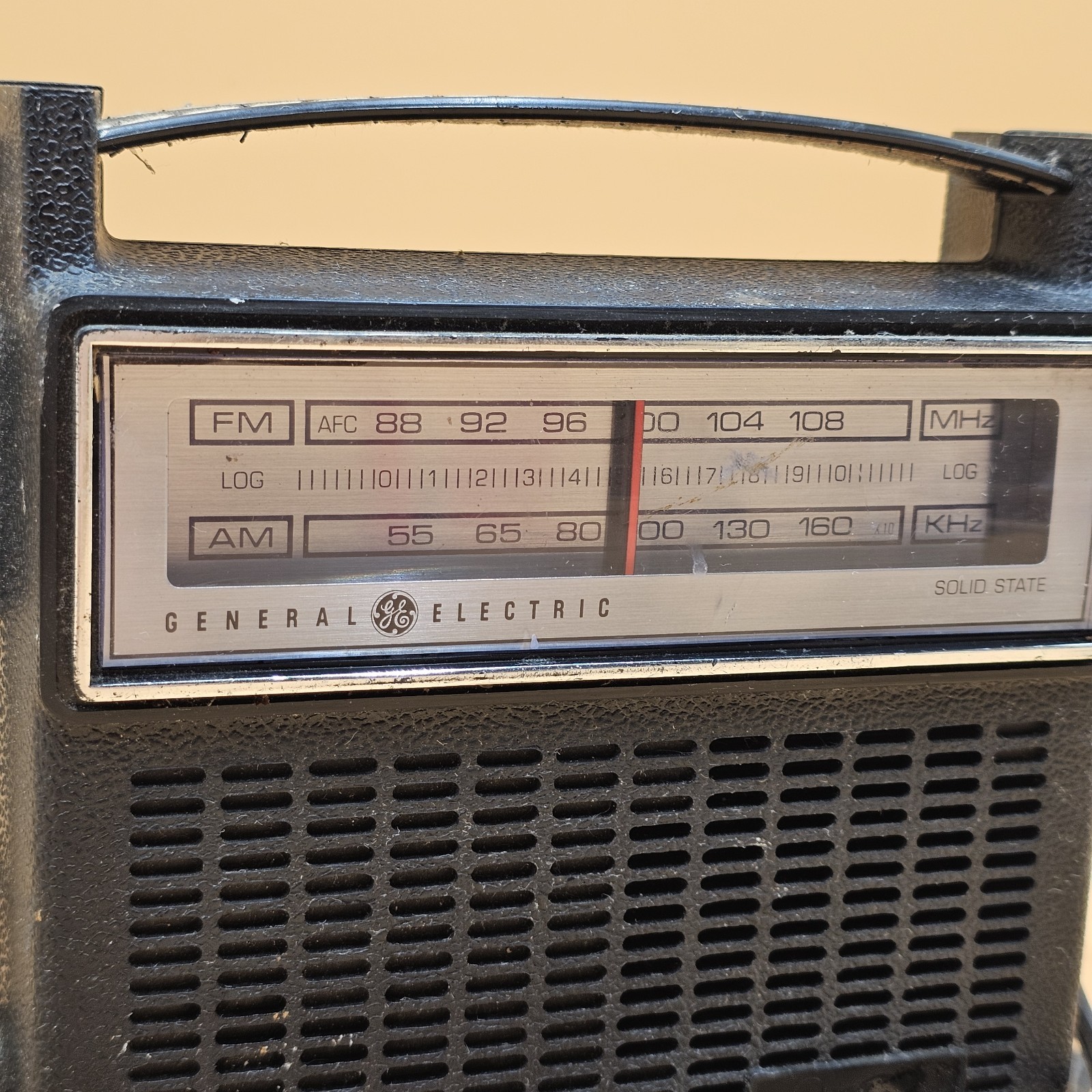 Vintage General Electric Solid State Radio Model No. 7-2810E Tested Works Great
