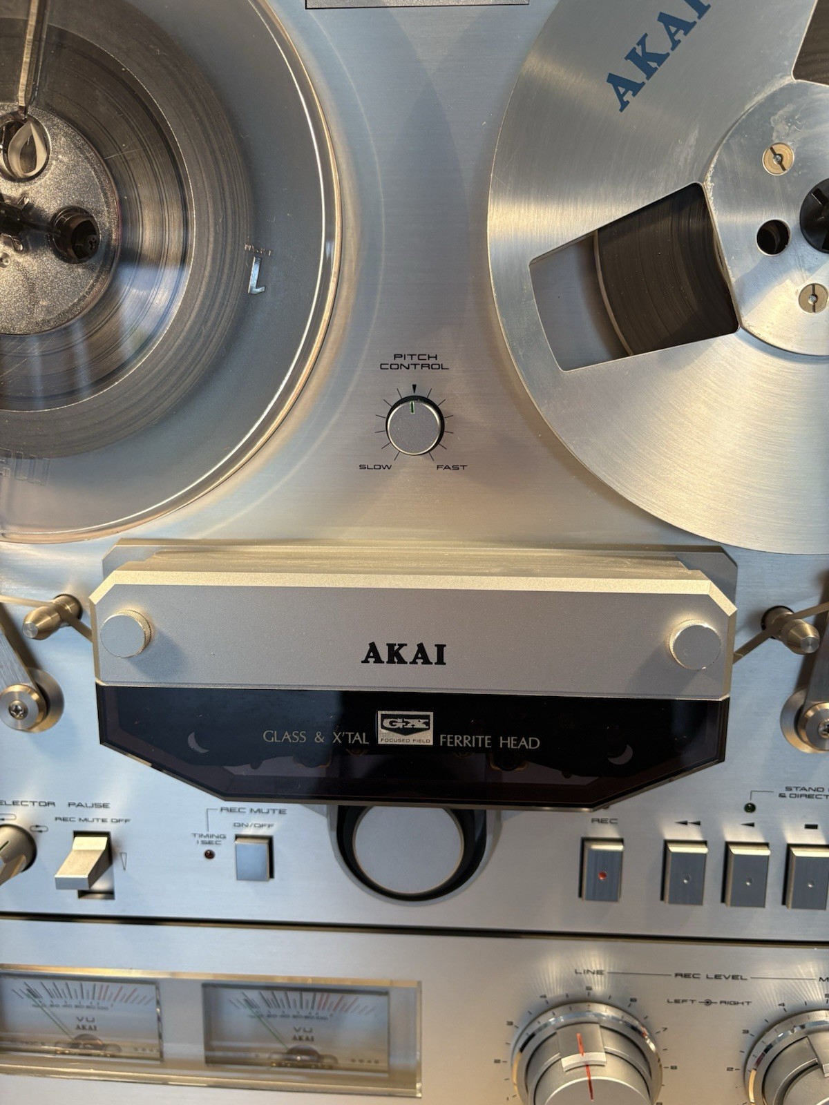 Akai GX-266 II Open Reel Tape Deck Recorder With Akai Reel For Parts Or Repair