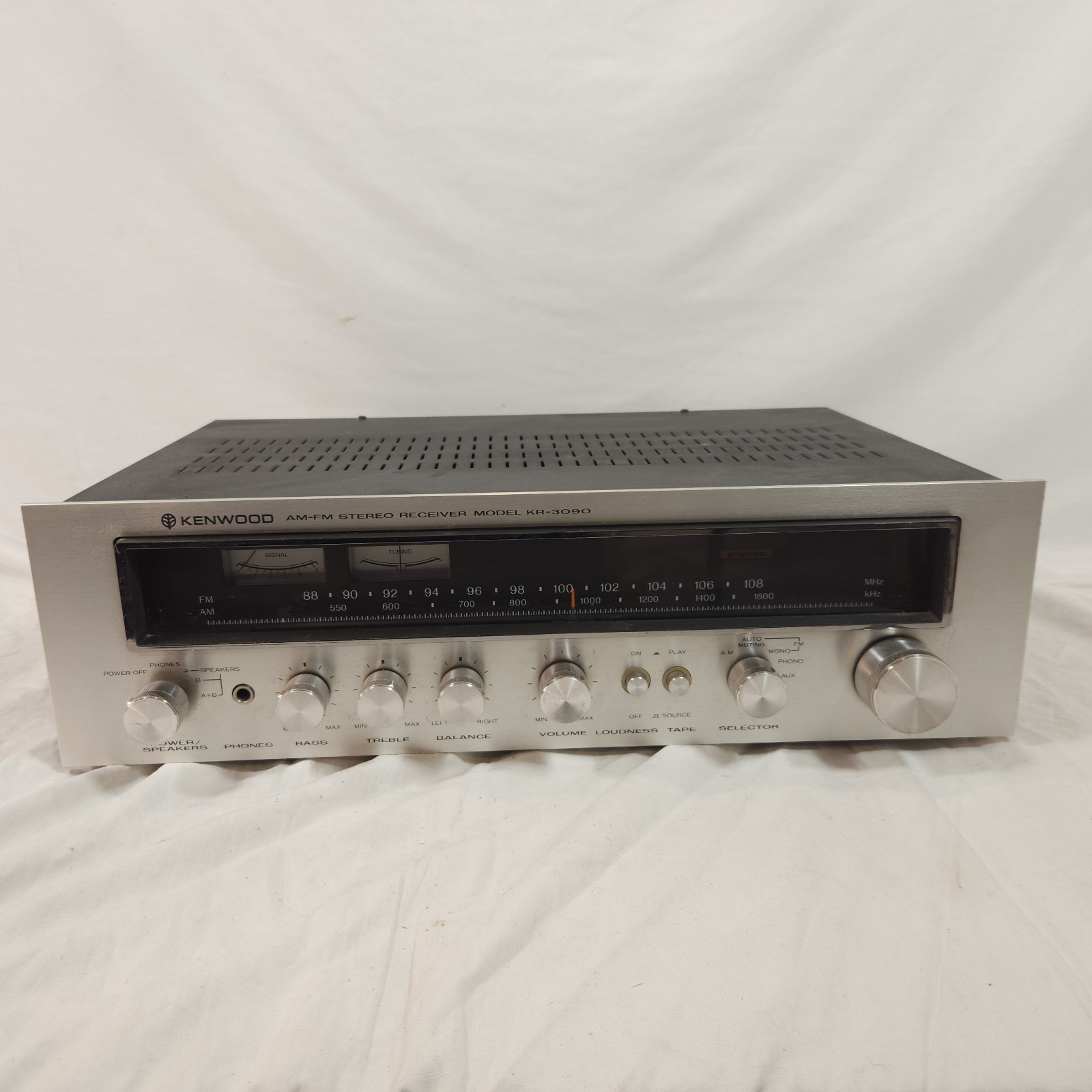 Kenwood KR-3090 AM/FM Stereo Receiver As Is Read