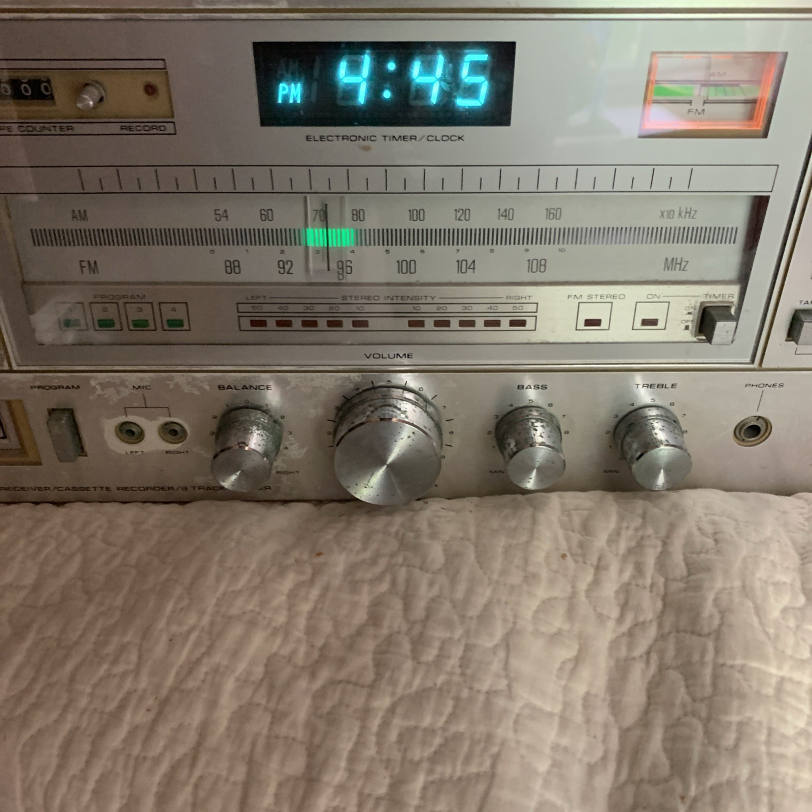 Soundesign PLL 6943 AM/FM Stereo Receiver w/ Cassette & 8-Track & Record Player
