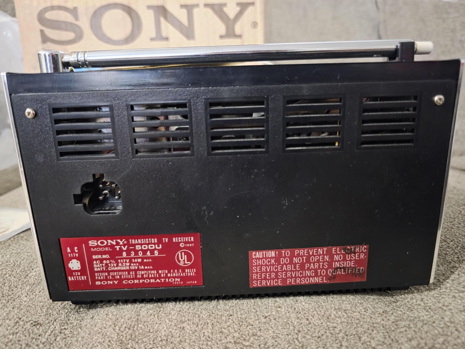 Vintage Sony TV-500U Solid State Portable Transistor TV Tested Working w/ Box