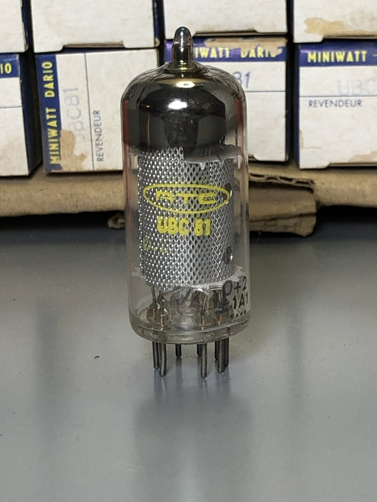 10x UBC81 Miniwatt Dario NOS NIB Tubes 1971 France La Radiotechnique – Vintage