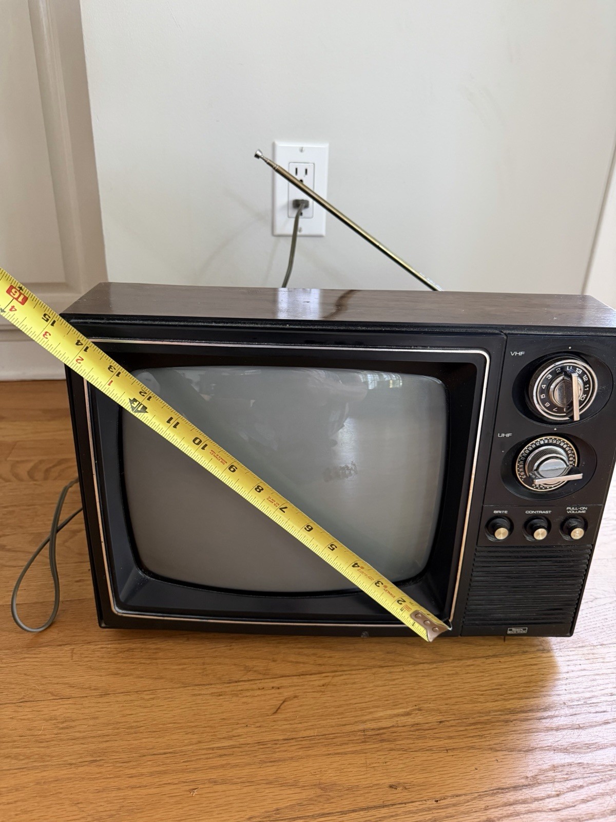 Vtg Tv Television 1970s 1980s Woodgrain Movie Gaming Prop Sears 562