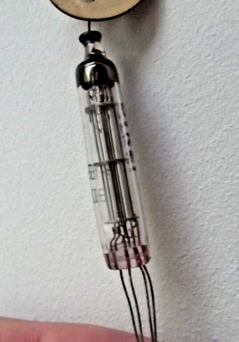 1J 18B subminiature HF pentode 60MGz. PCS. 1