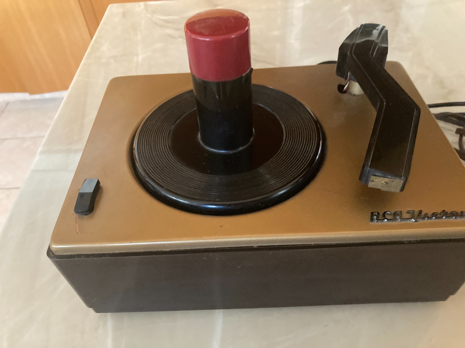 VINTAGE RCA VICTOR 1950 TURN TABLE MODEL 45 J-2. 1 OWNER. WORKS. “NICE”