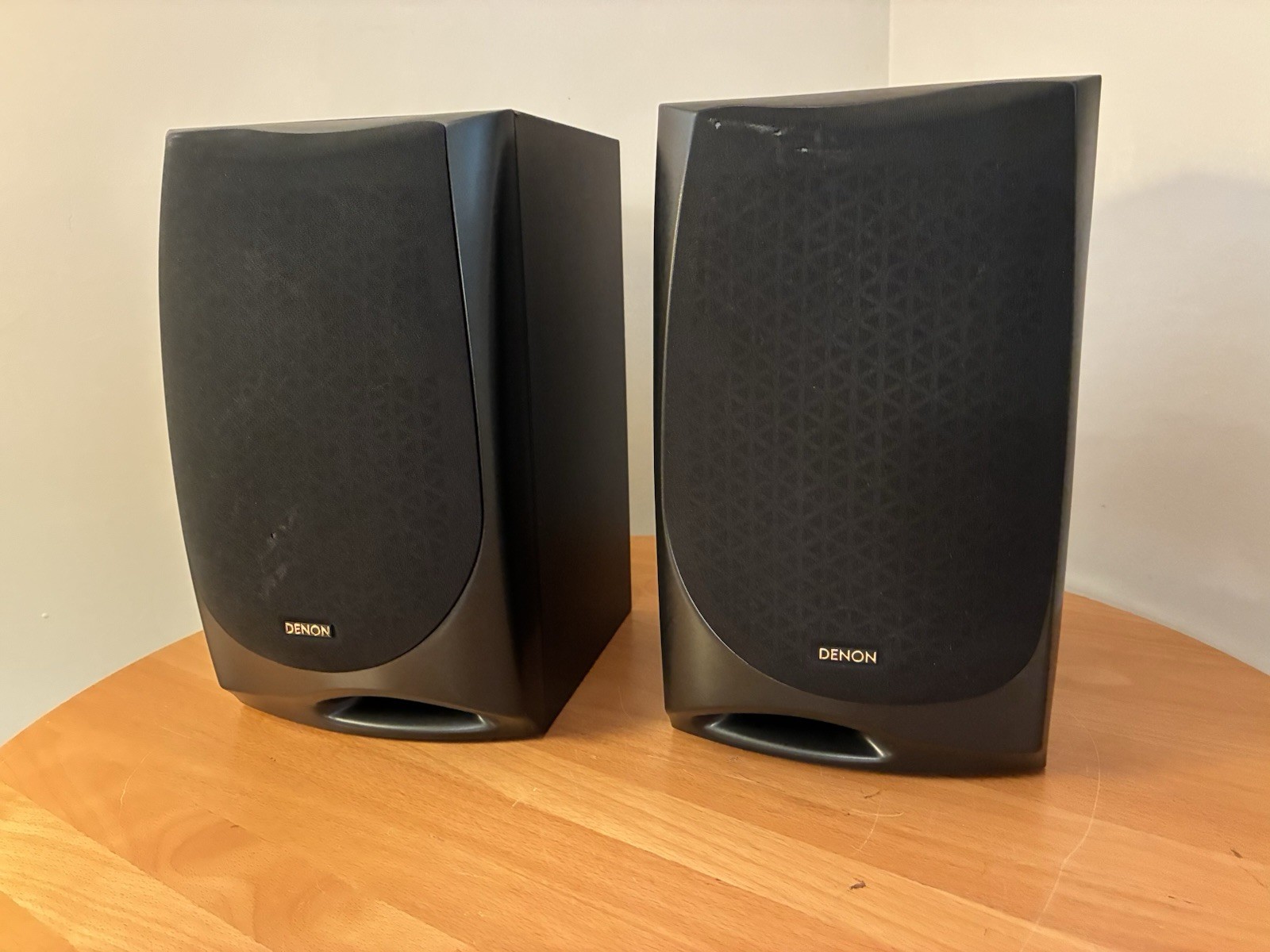 Vintage Denon USC-600 Rectangular Bookshelf Speakers 50W 6 Ohms, Sound Great