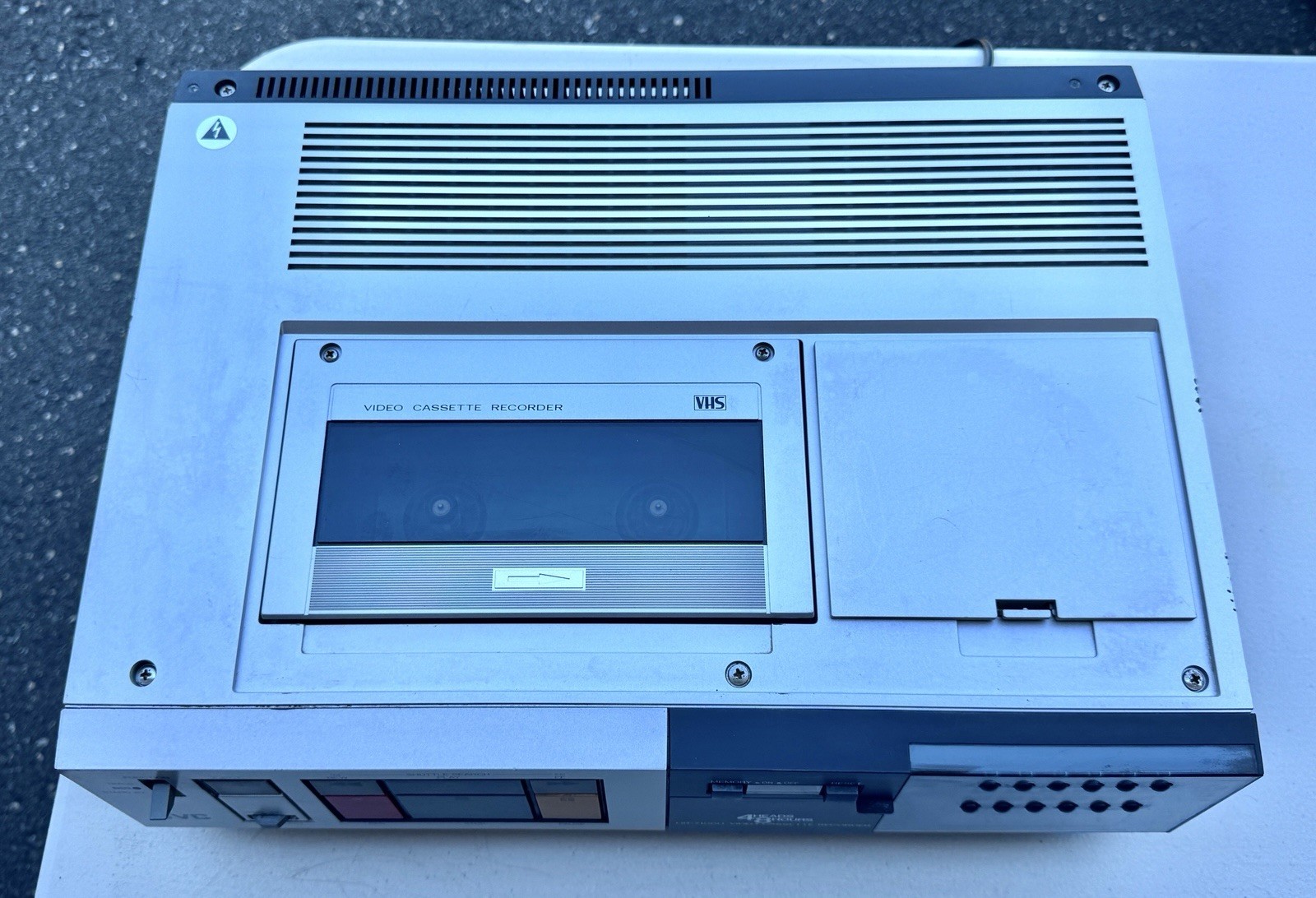 1983 JVC HR-7100U VHS Player VCR Recorder Powers On Untested – The Goldbergs!