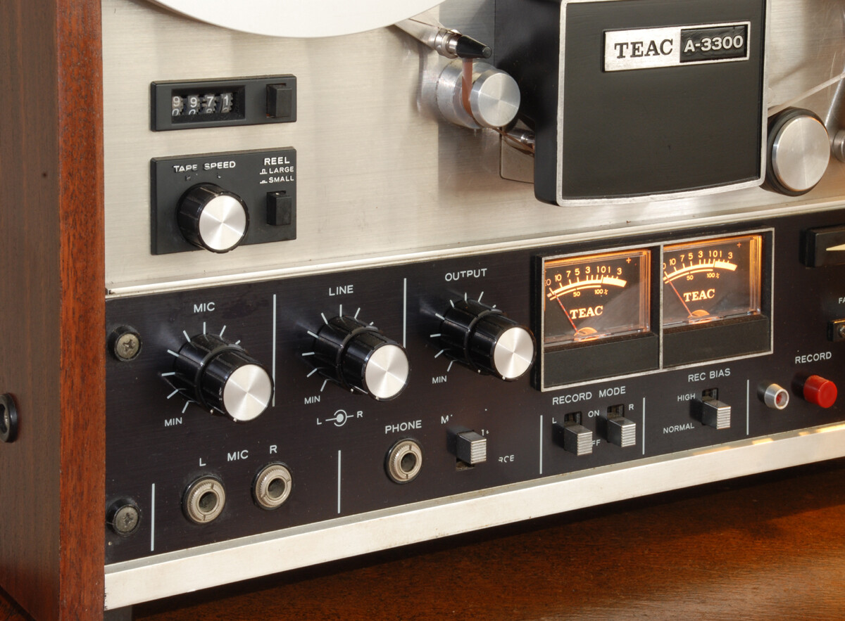 (2) 8v-LED LAMPS-REEL to REEL/TEAC A-2300 A3300 A-6300 A640 A-3340 A-3440 A-4300