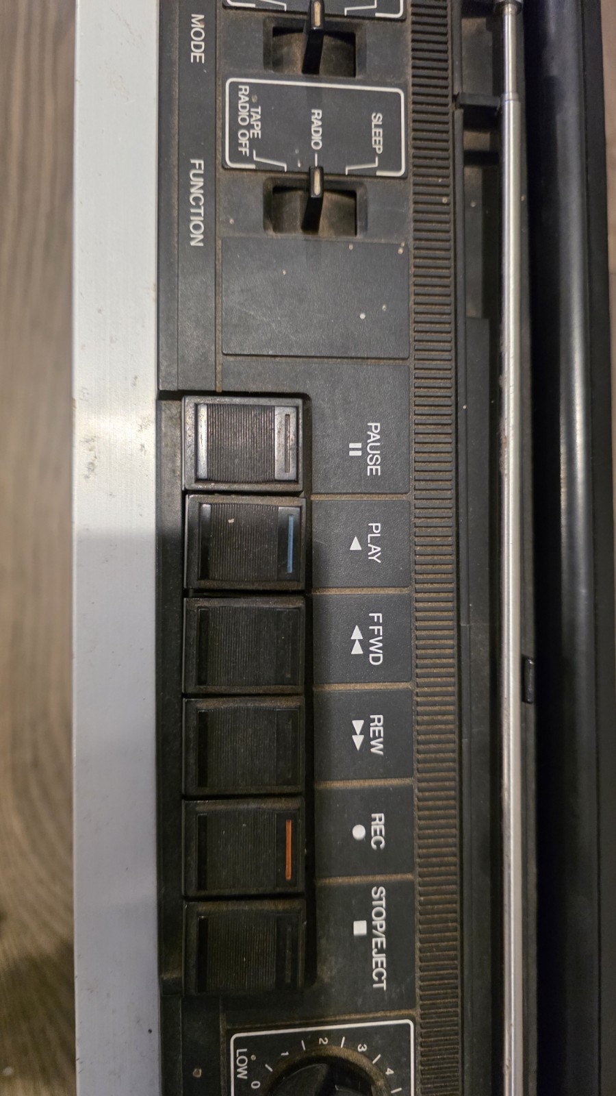 Vintage CRAIG J441 PORTABLE AM FM MPX RADIO W CASSETTE RECORDER