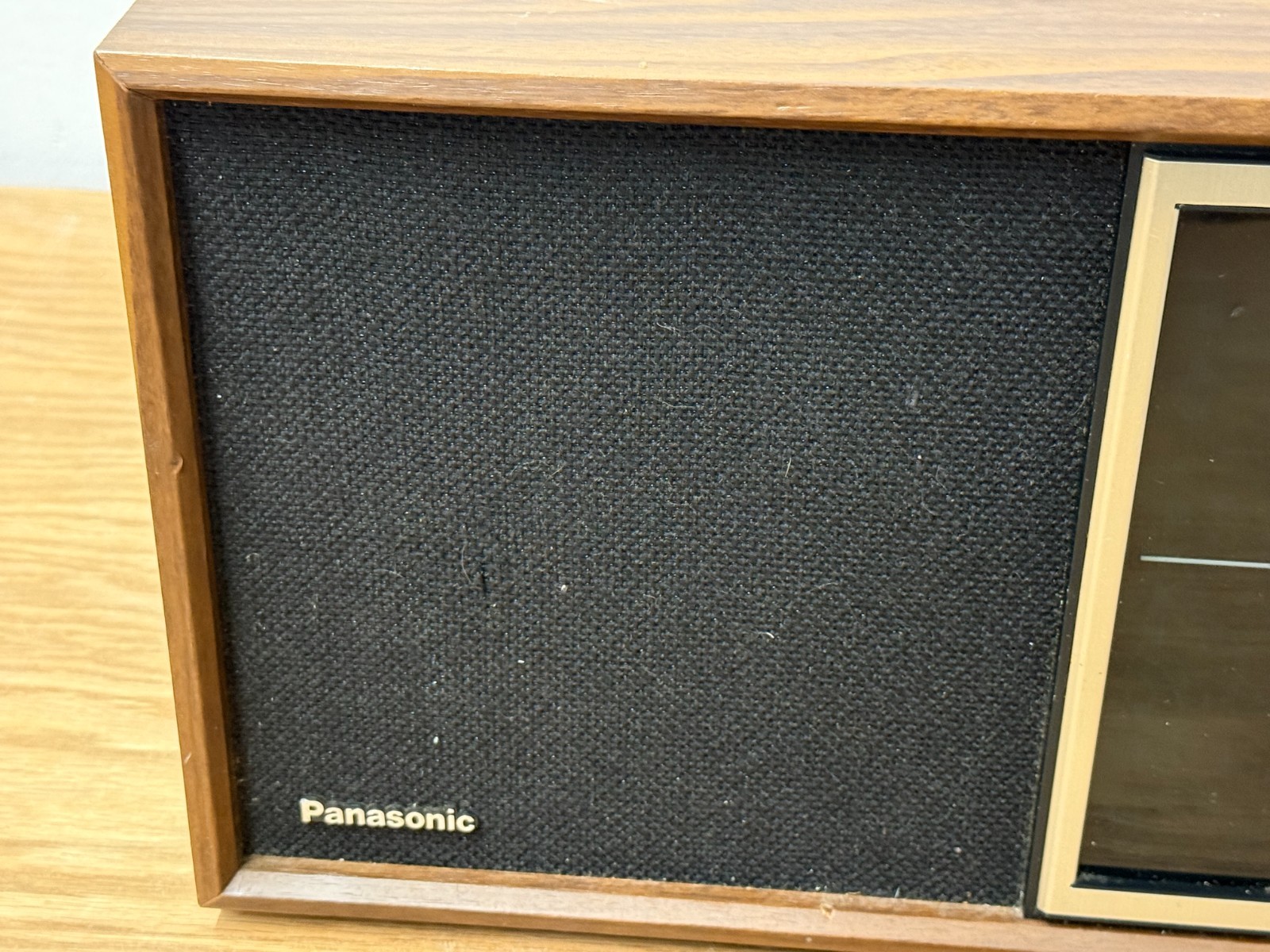 PANASONIC MODEL RE-6516 AM-FM TABLE TOP RADIO WALNUT CASE 1960s Tested