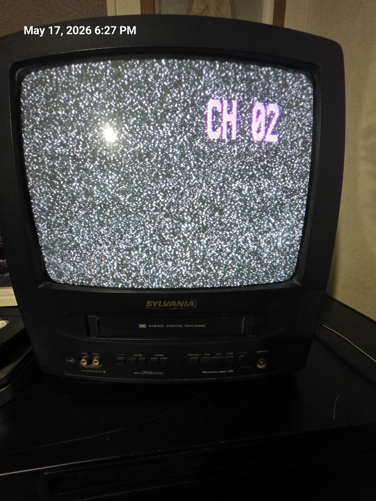 Sylvania SSC132 Vintage Retro TV/VCR Combo Unit tv works VCR NOT WORKING!!!