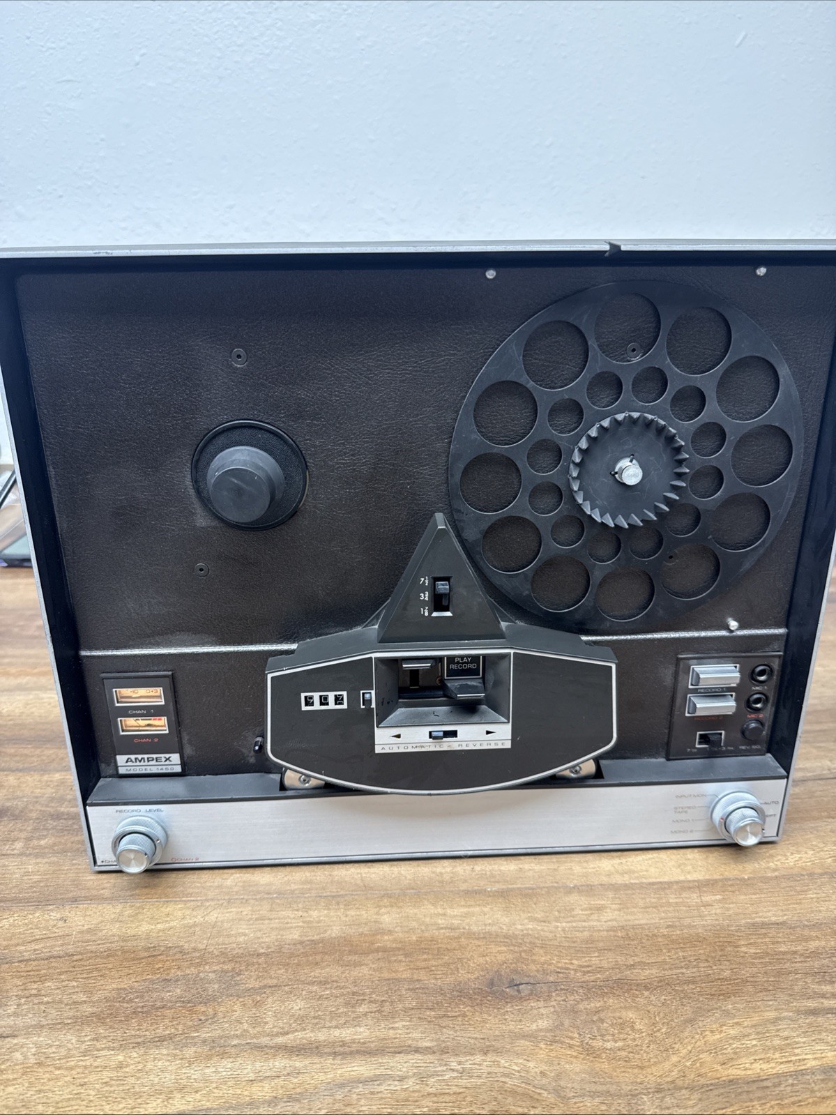 Vtg Ampex Model 1450 Reel To Reel Tape Recorder Powers On. Parts Or Repair