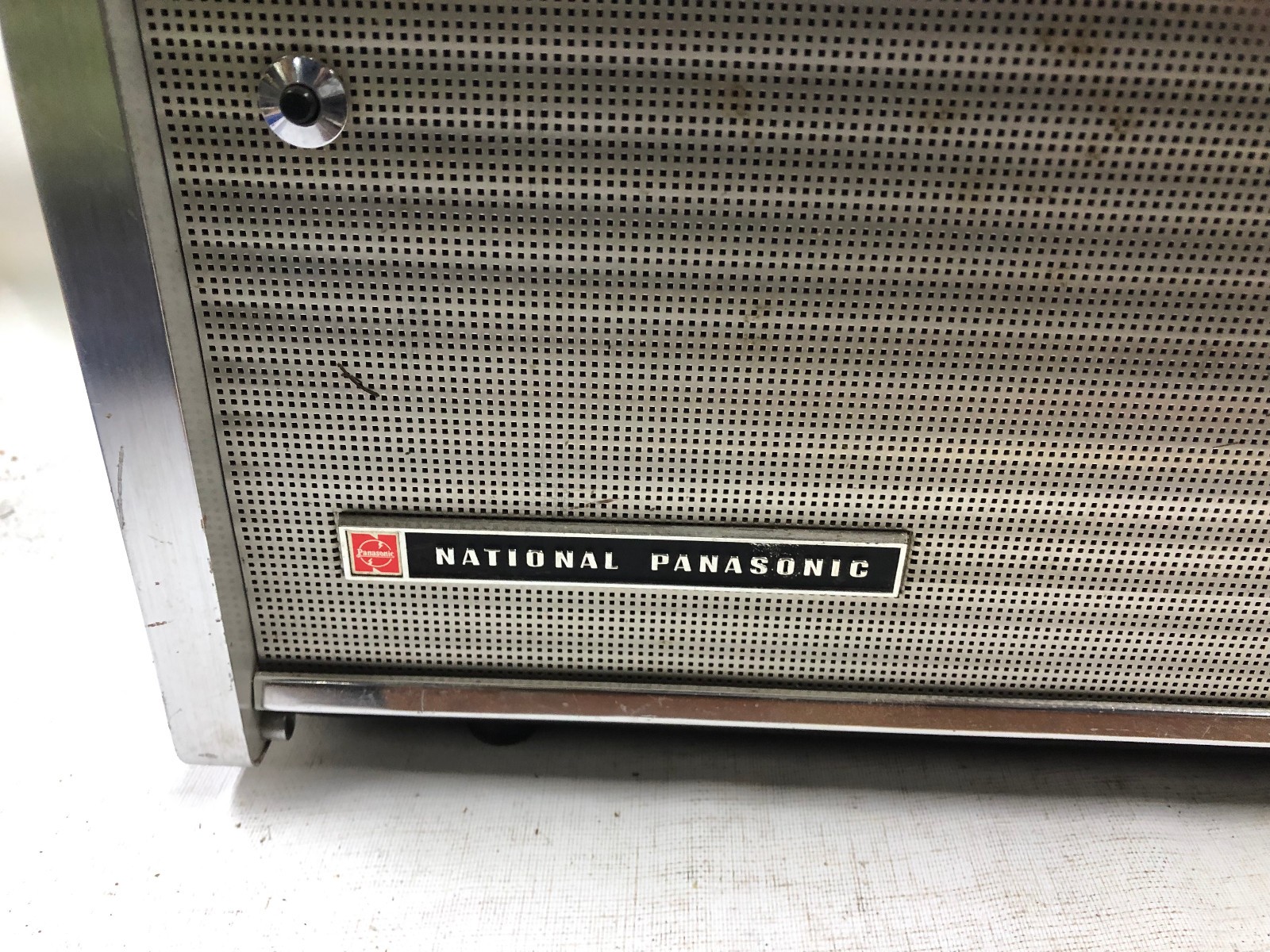 Vintage National Panasonic RF-5000? Multi-Band Radio for Parts / Restoration