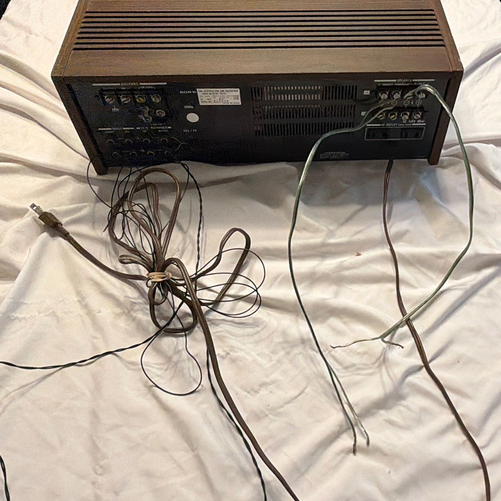Sony STR-7015 Vintage FM Stereo FM-AM Receiver w/ Wood Case Cabinet