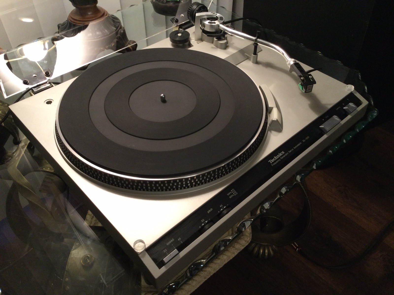 Technics SL-220 Turntable,Just About Mint,AT Cart,New Lid,Serviced,Watch Video!