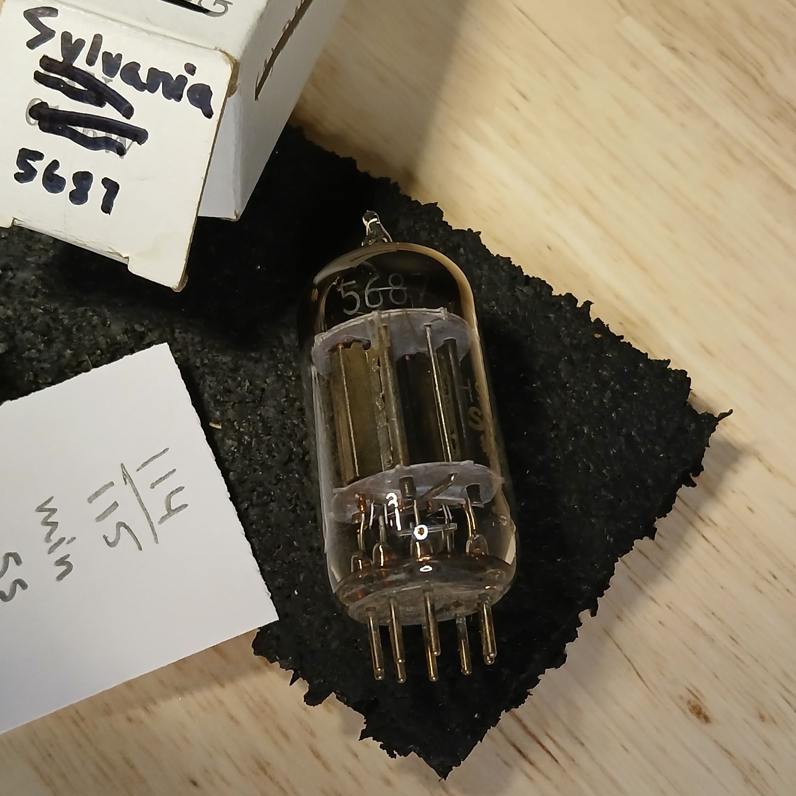 Sylvania JHS-5687 Black Plate Gold Print Vacuum Tube – Tested STRONG 114/115