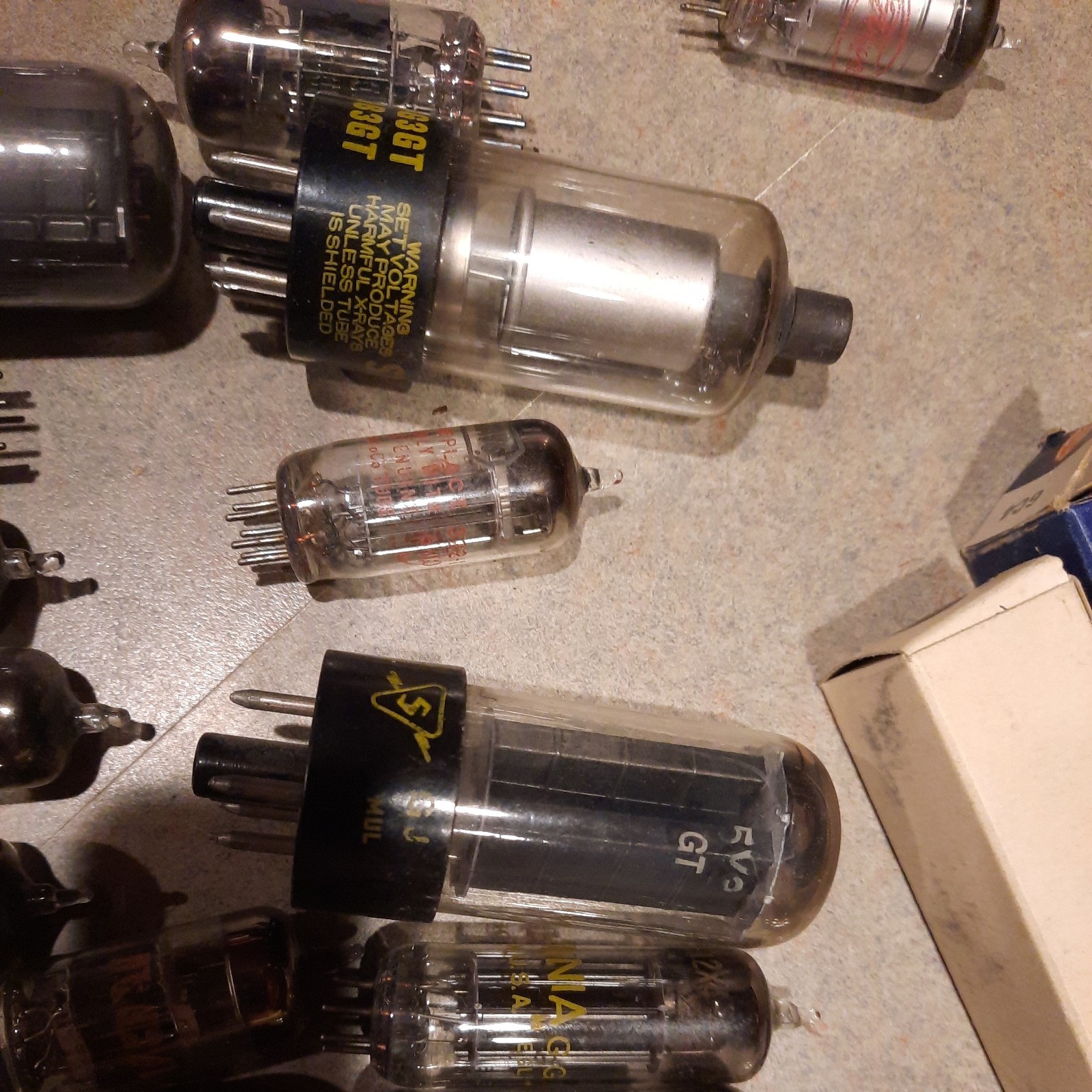 Large Lot Of Radio Tubes Both New And Pre-owned Untested