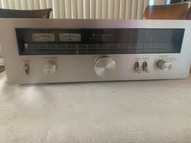 Kenwood KT-7500 Tuner Works but needs bulbs for back lighting