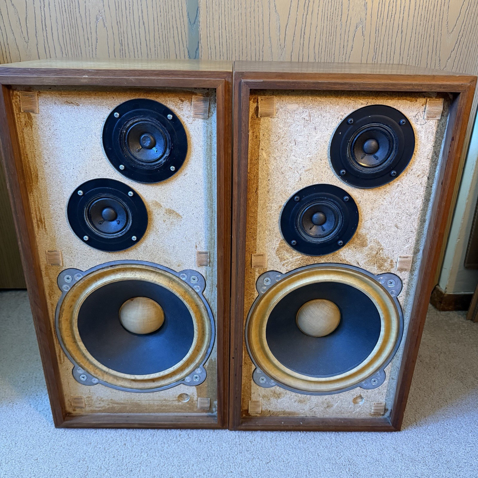 Radio Shack Realistic Optimus 1 Speaker (Set Of 2) Vintage Japan 8OHMS Wooden