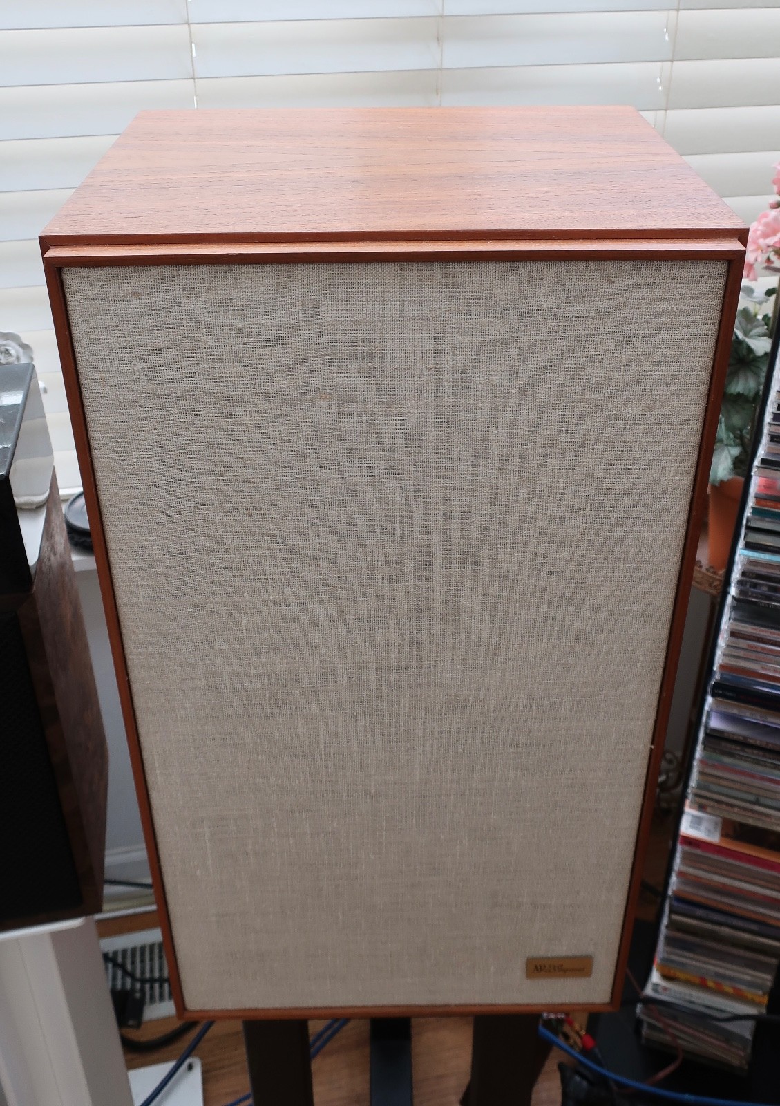 Acoustic Research AR3a Improved European model. Near excellent condition!