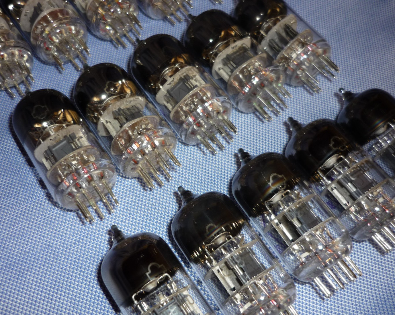 15pcs. 6N3P-E / 6Н3П-Е ~ 6CC42, 2C51, 5670 Double triode NEW. SAME DATE 1980