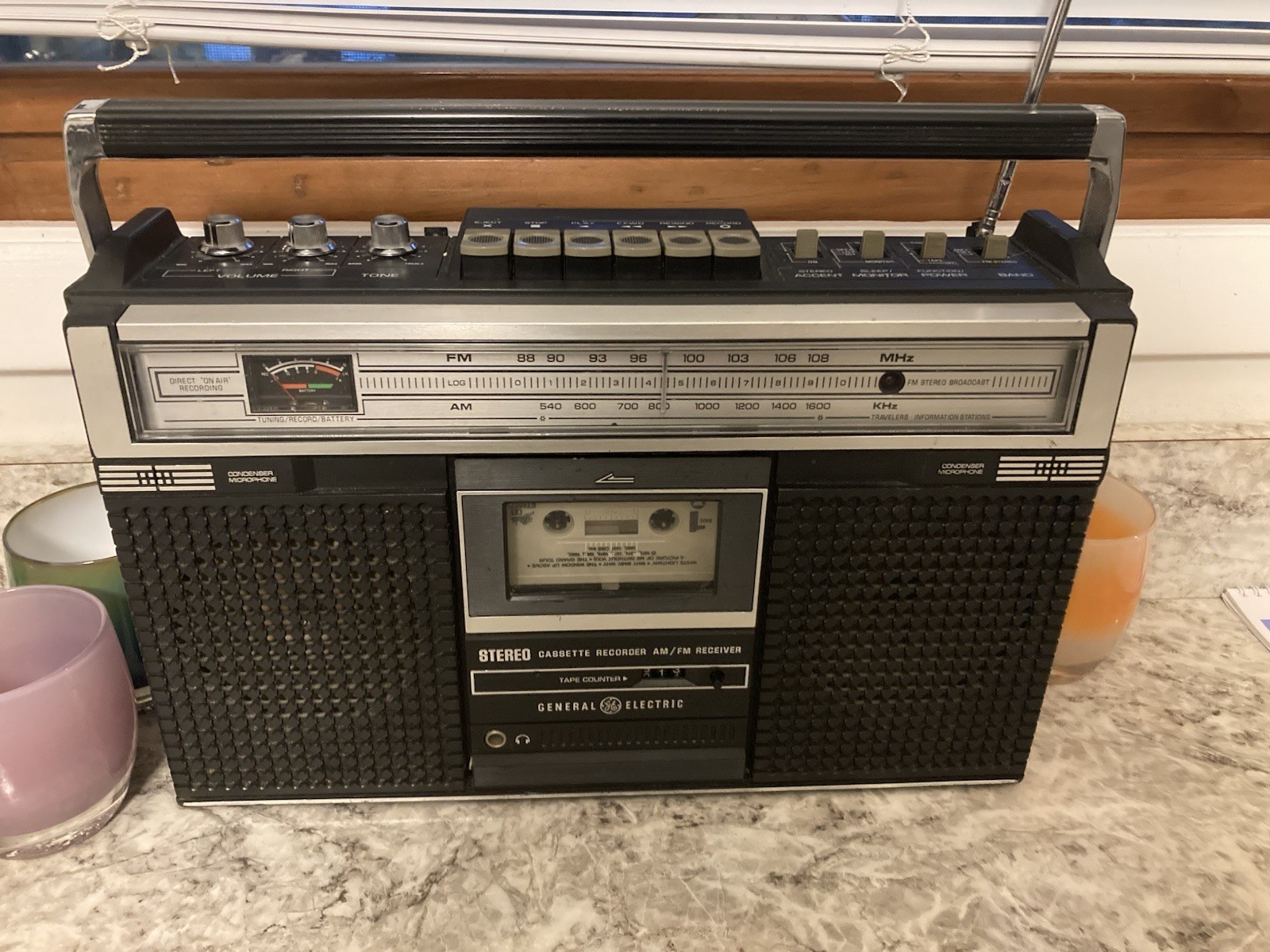 General Electric 3-5251A AM/FM Cassette Boombox – Works Great Read