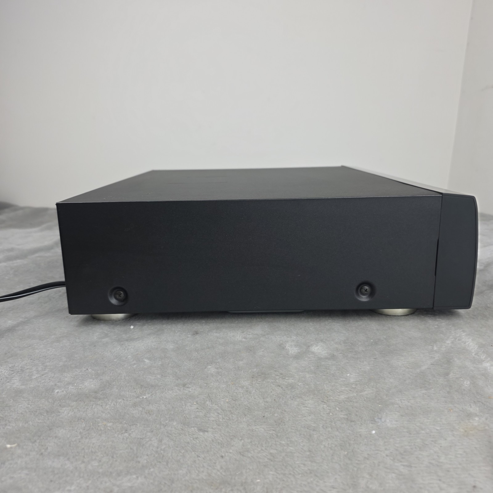 Pioneer CLD-S104 LaserDisc Player – TESTED Working – No Remote