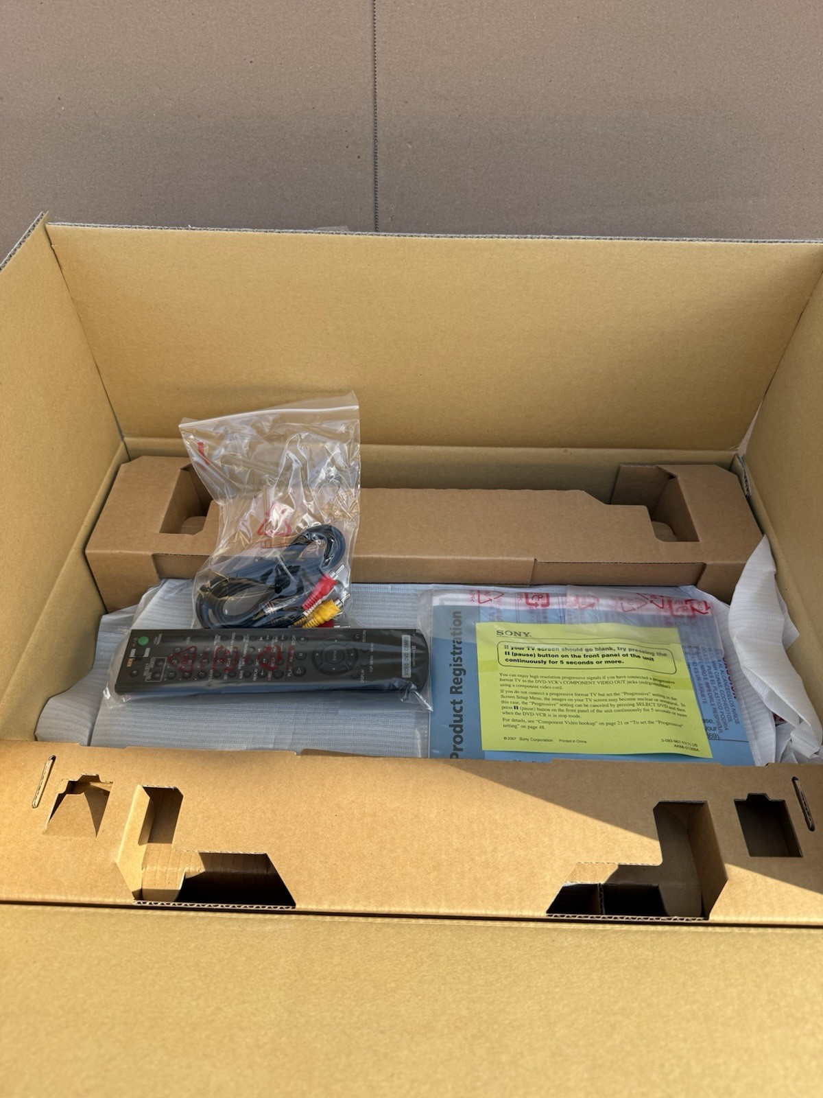 Sony SLV-D380P DVD VCR Combo Player Open Box NOS Complete