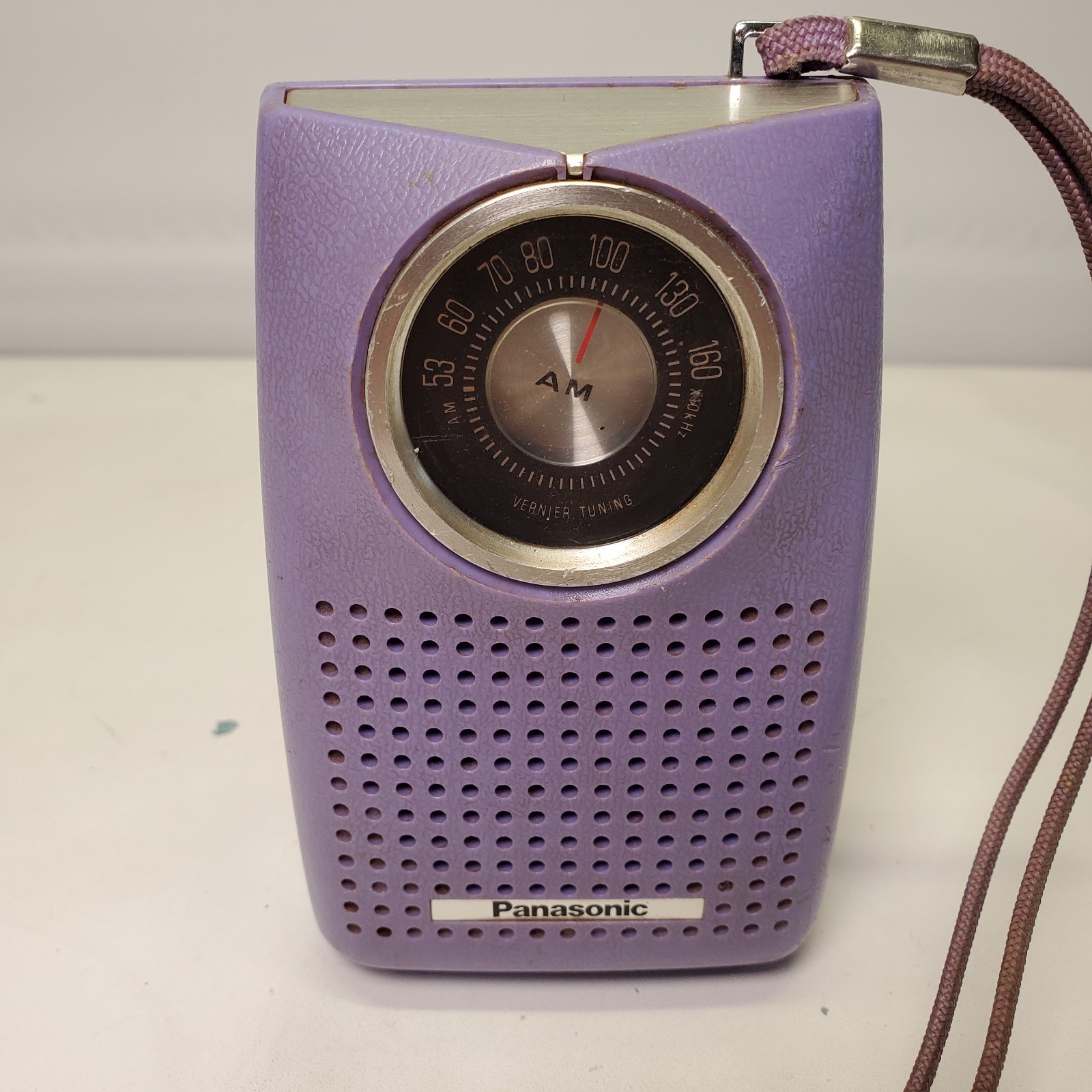VINTAGE PANASONIC MATSUSHITA TRANSISTOR RADIO MODEL R-1052~WORKING~Purple-AM~9