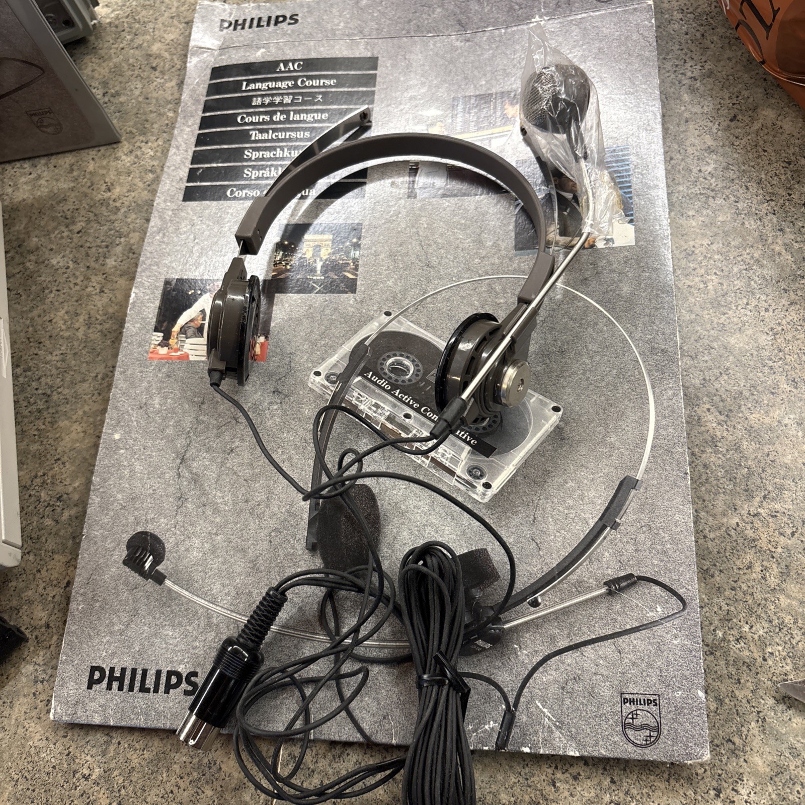Philips AAC7000 Audio Active Comparative Language System Cassette Player 70’s