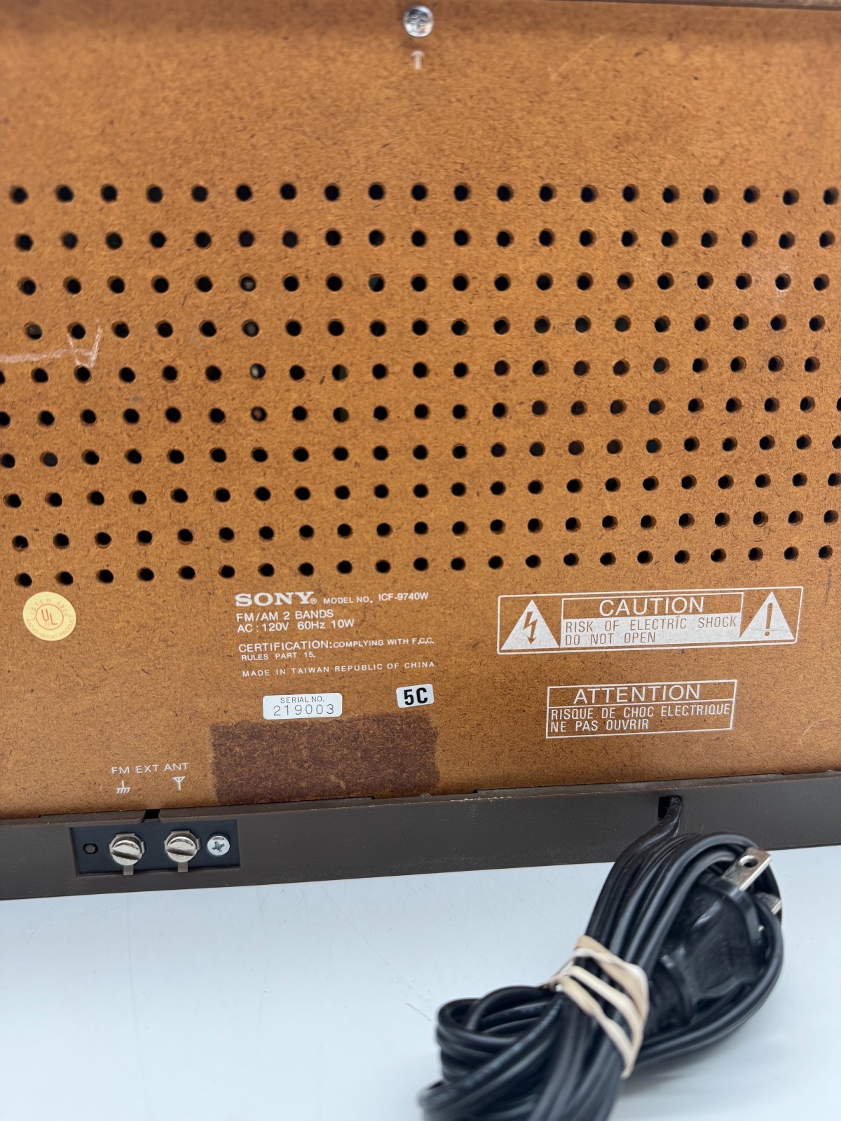 Vintage Sony ICF-9740W FM AM Tabletop Radio Wood Grain Cabinet Tested Working