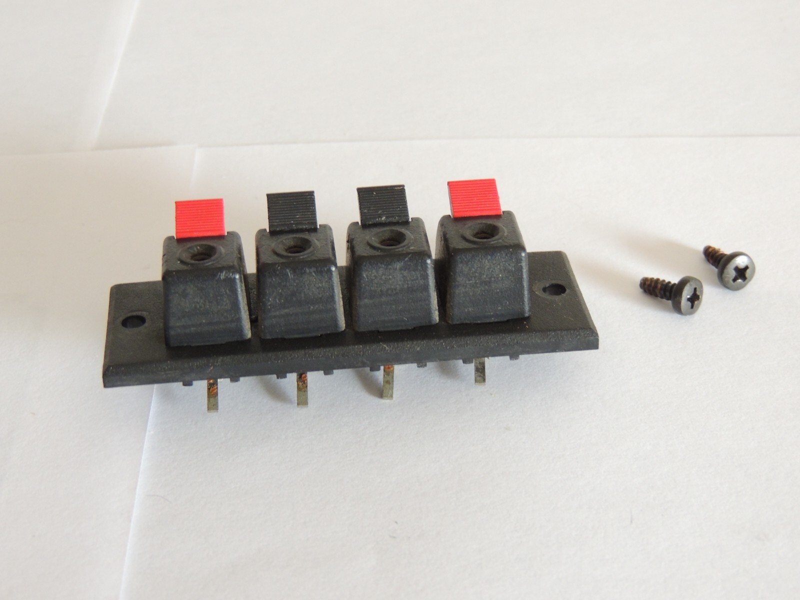 Yamaha CR-820 Speaker Output Terminal LA00194