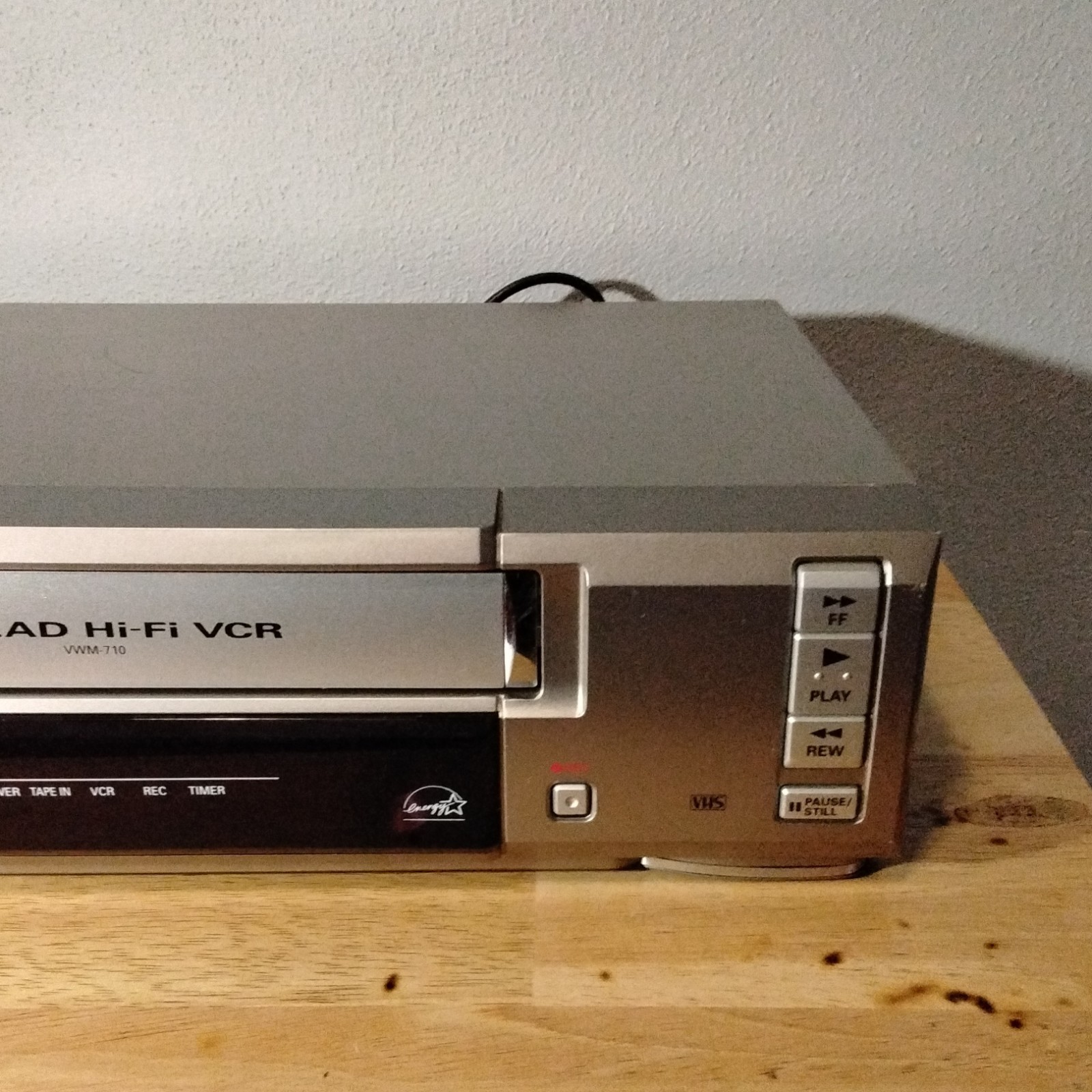 SANYO VWM-710 Hi-Fi VCR VHS Video Cassette Recorder 4-Head VCR