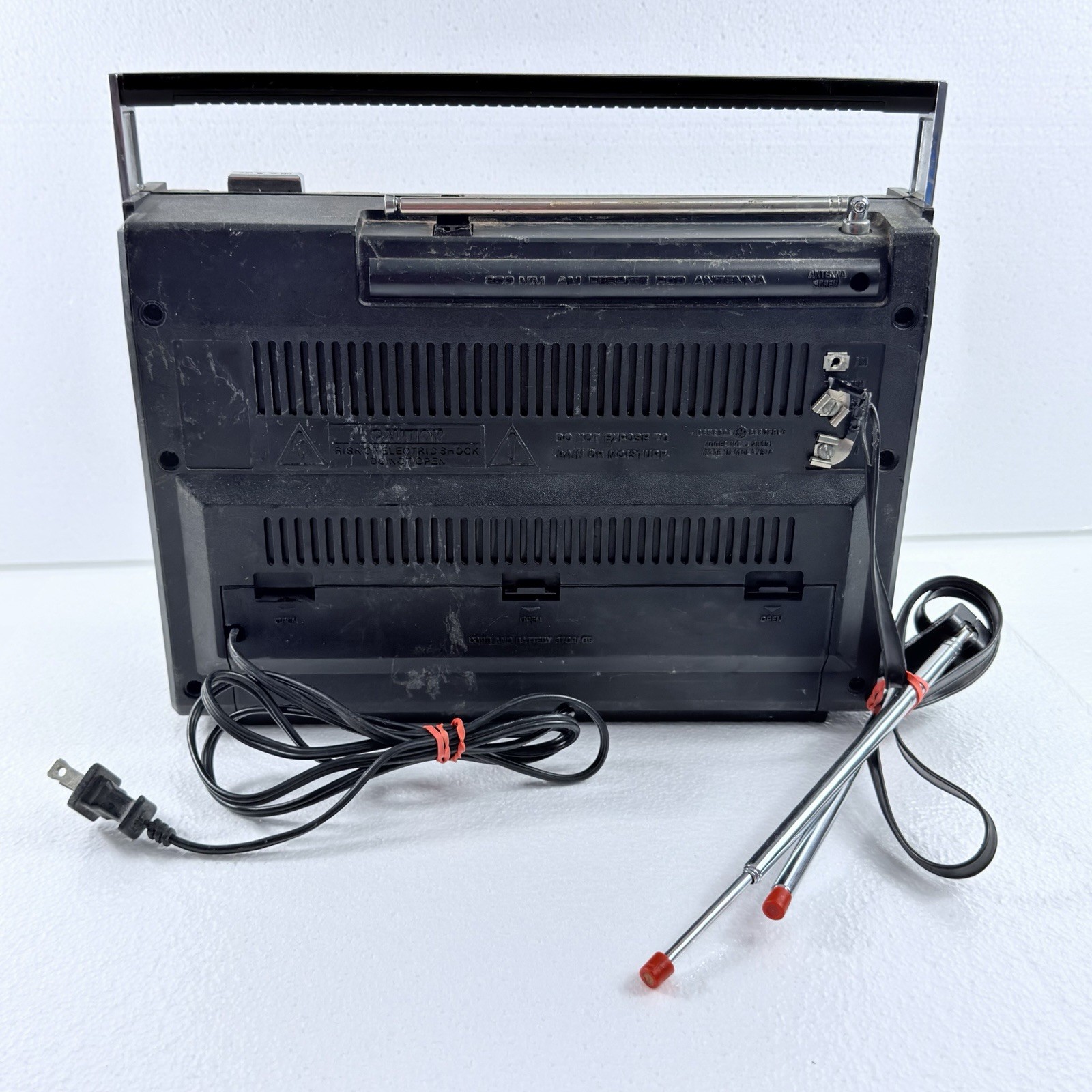 Vintage General Electric GE Superadio II Model 7-2885F AM/FM W/ Antennae WORKS