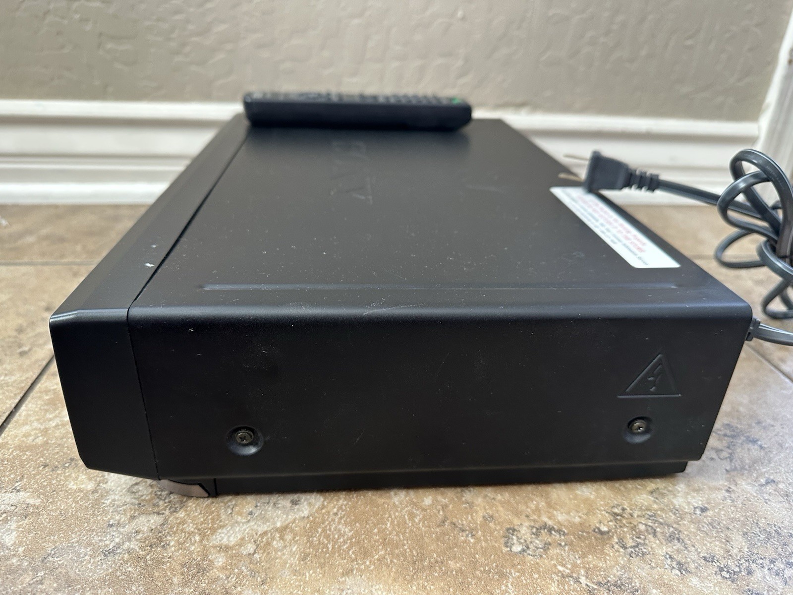 Sony SLV-N71 VCR 4 Head Hi-Fi Stereo VCR/VHS Player Recorder W/Remote