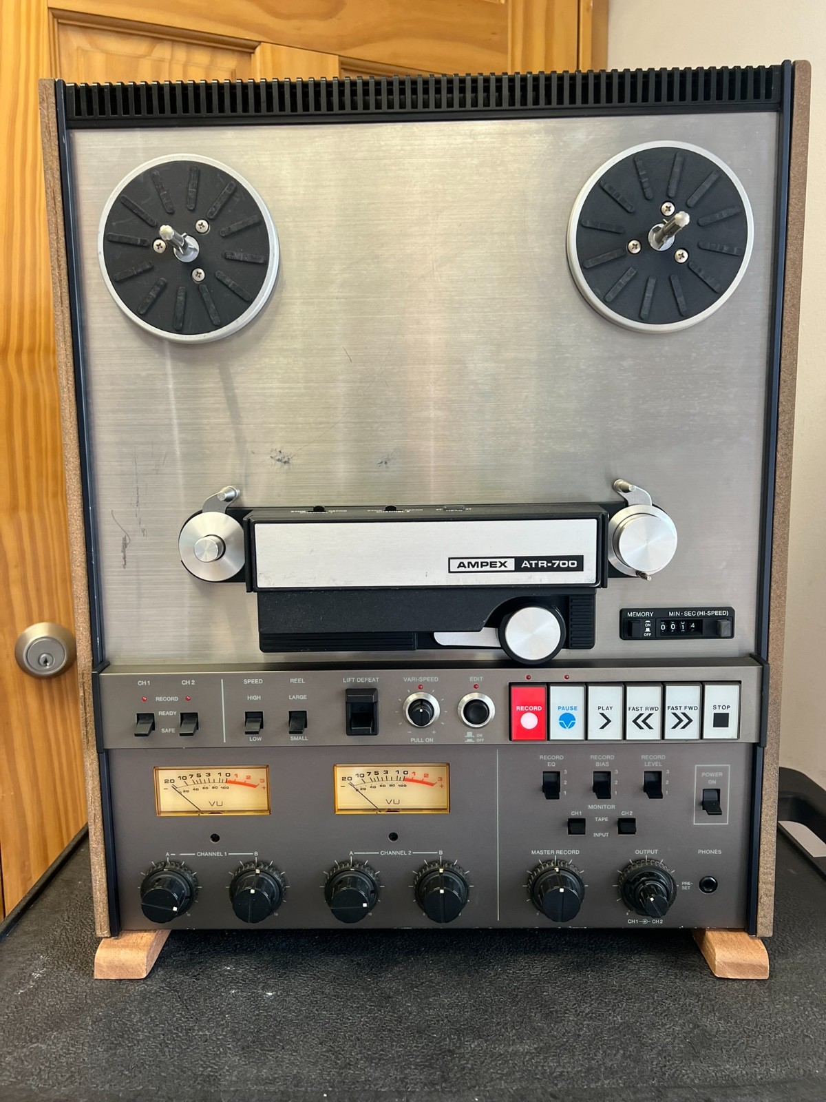 AMPEX ATR-700 2 track , Professional Reel To Reel Tape Deck -FOR Parts/Repair