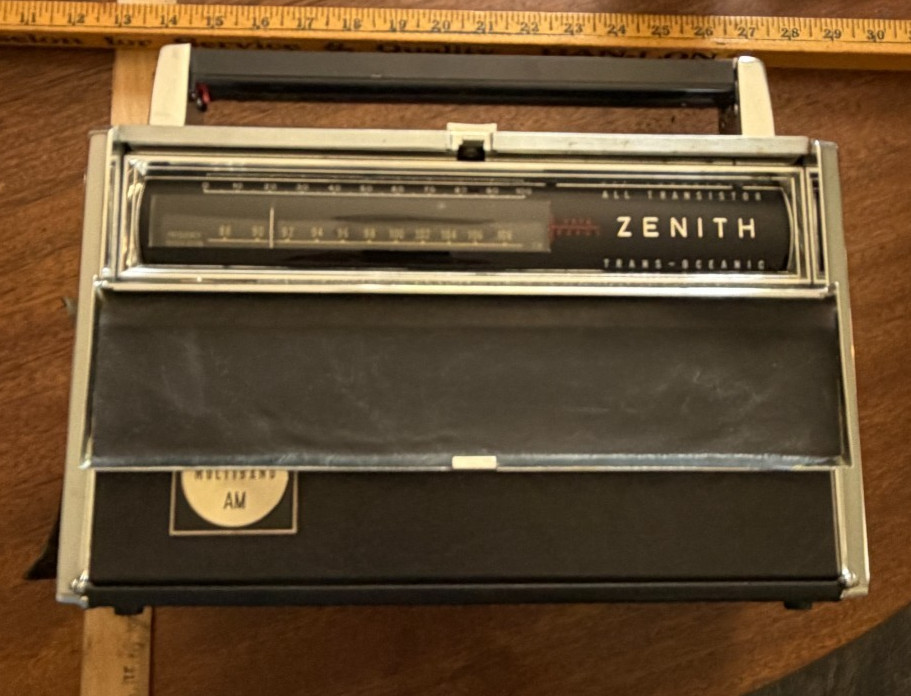 Zenith Transoceanic Royal 3000-1 Multiband Radio