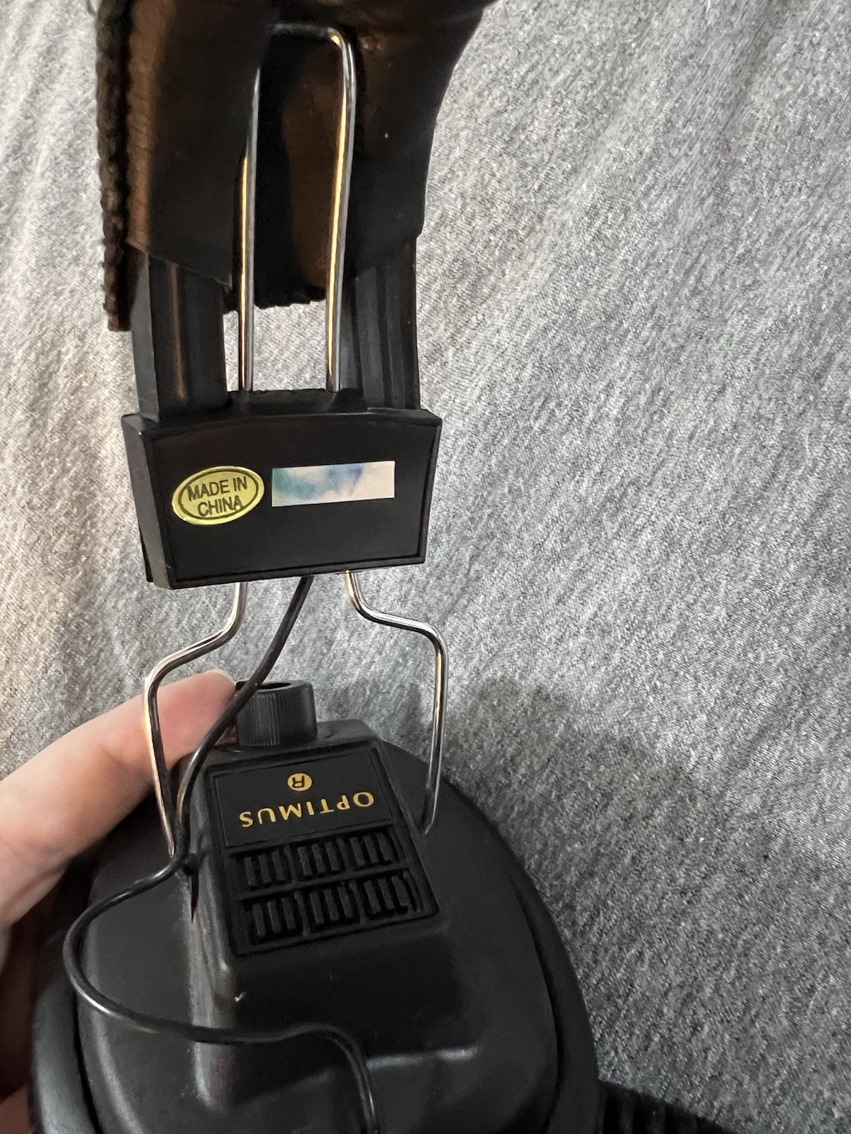Vintage Optimus Nova 57 RadioShack Headphones Has A Splitter For Two Headphone