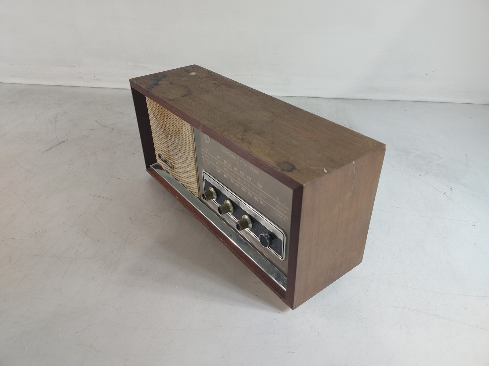 Vintage Panasonic RE-756 Solid State FM-AM Radio