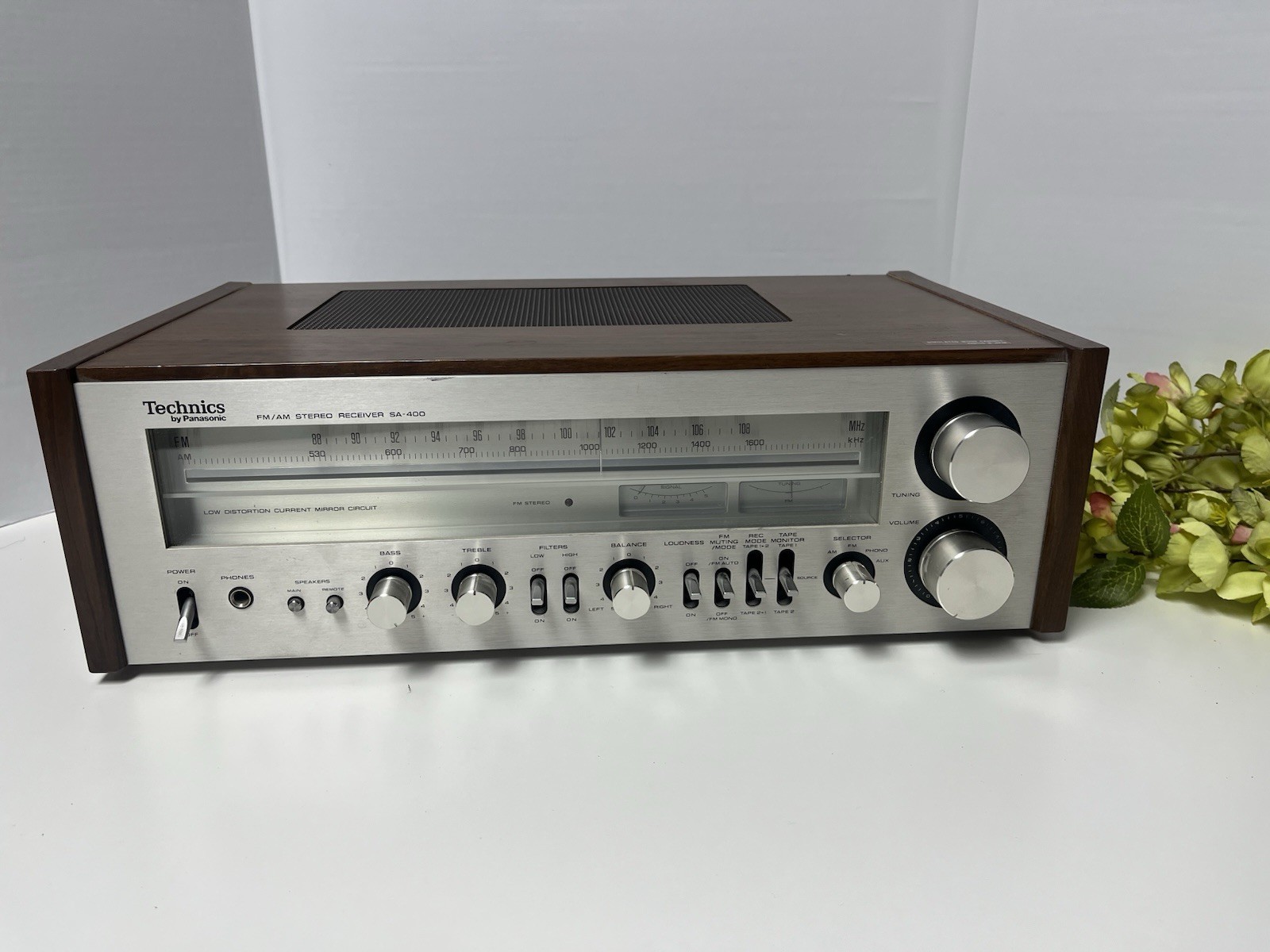 TECHNICS SA-400 STEREO FM-AM STEREO RECEIVER WORKS READ