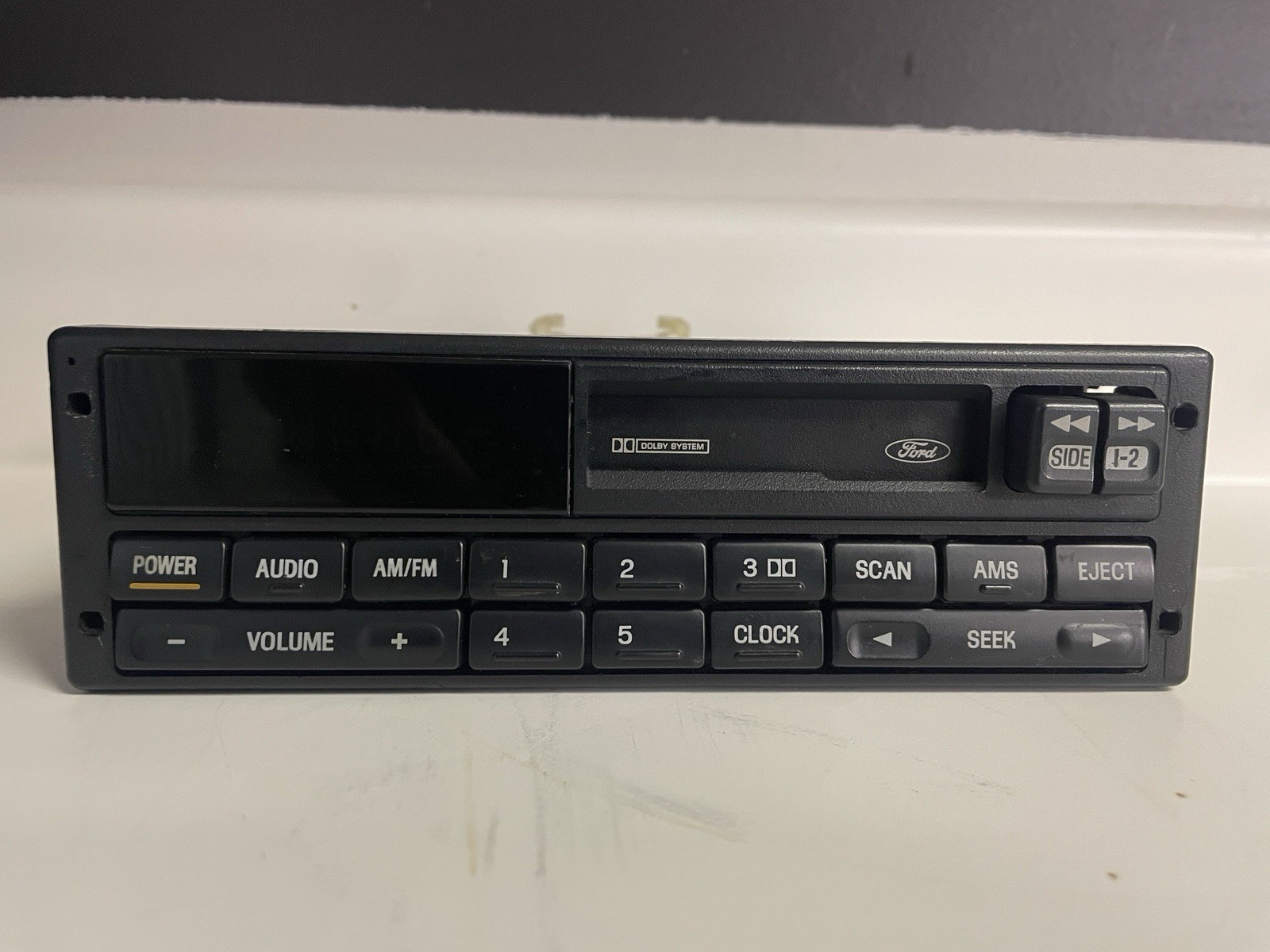 1992 – 95 AM/FM Ford Cassette Radio, Ford Escort, Sable, Taurus F43F-19B132-AA