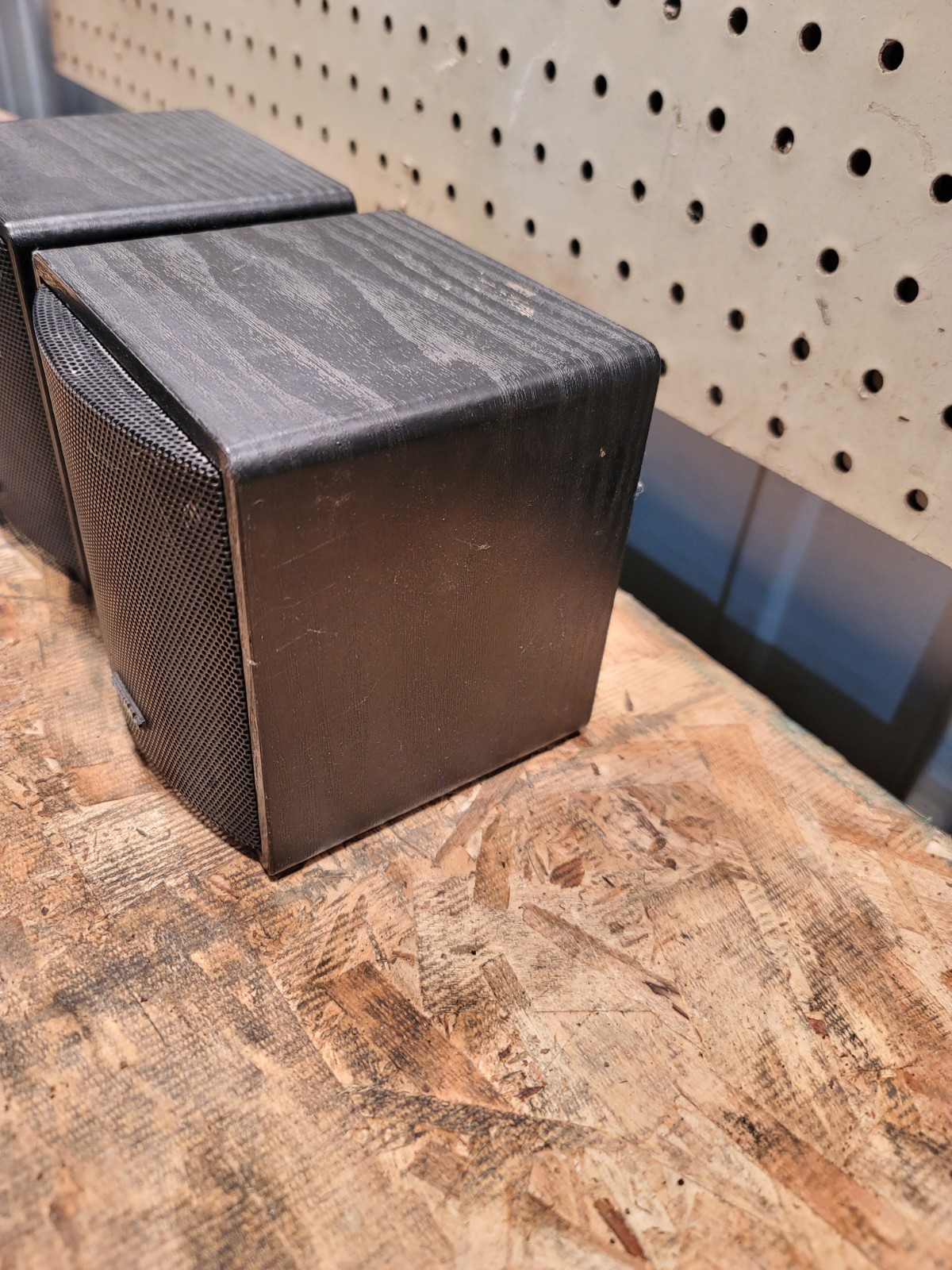 Optimus XTS 40 Speakers Cat. No. 40-1991 – Tested and Working Pair See Photos