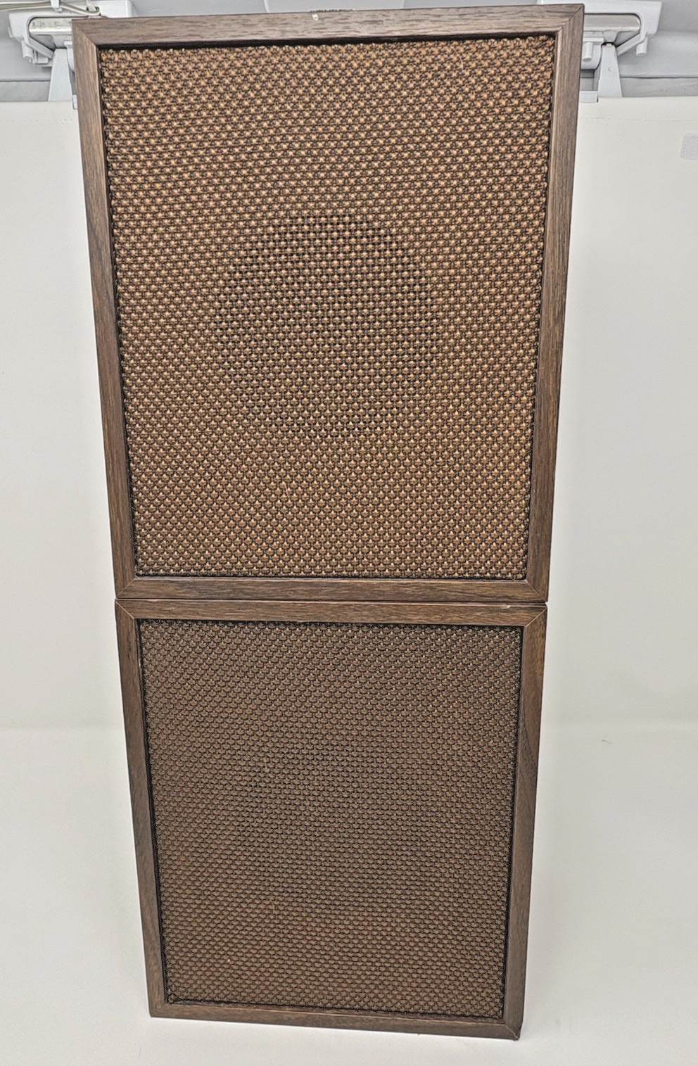 Vintage Radio Shack SOLO-5 Full Range Speakers in Walnut Look Cabinet – 8 Ohm