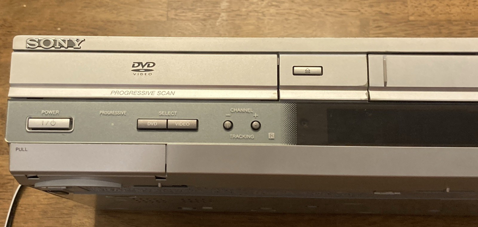 Sony SLV-D560P VHS/DVD VCR-DVD Combo Player 4-Head w/ Remote