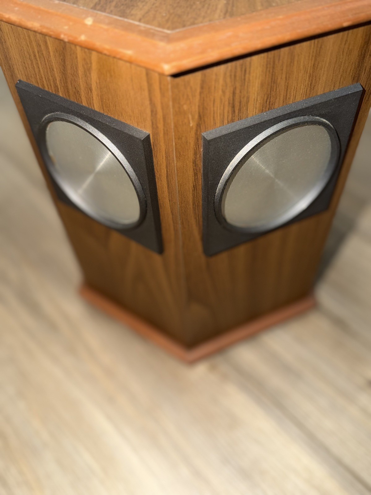 Akai Omnidirectional 6 Speaker System