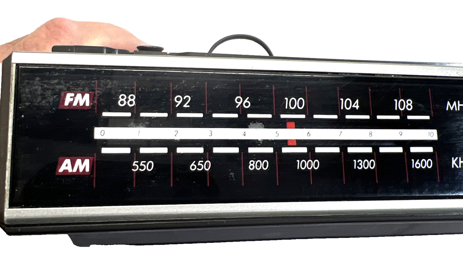 Vintage GE Spacemaker Kitchen Companion AM/FM Radio Model 7-4215, With Mount