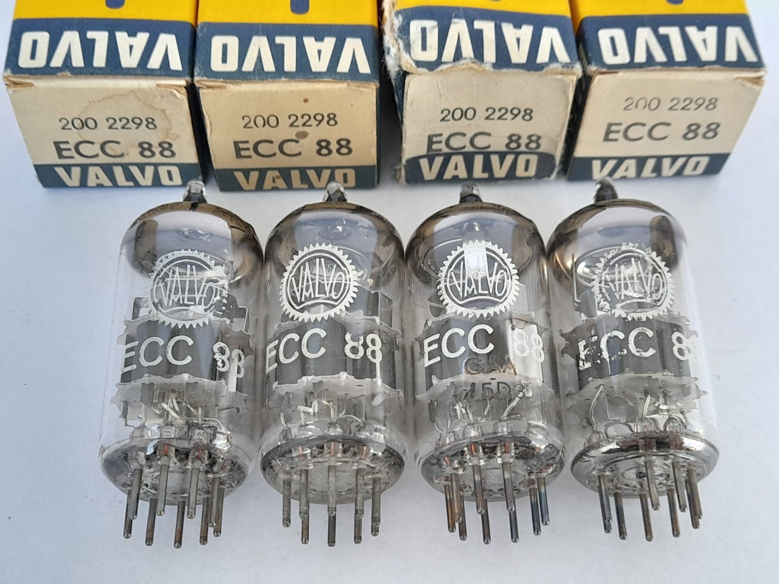 4x ECC88 / 6DJ8 audio tubes VALVO / PHILIPS – NOS – ECC 88 – 1965